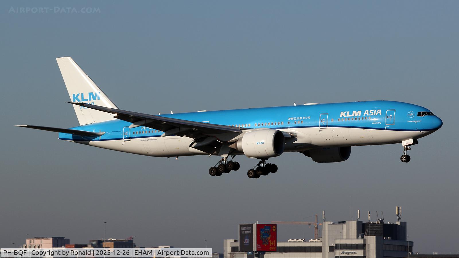 PH-BQF, 2004 Boeing 777-206/ER C/N 29398, at eham