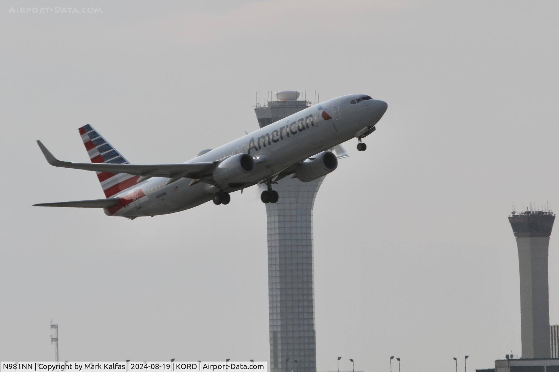 N981NN, 2015 Boeing 737-823 C/N 31230, B738 American Airlines Boeing 737-823 N981NN departing 10L KORD