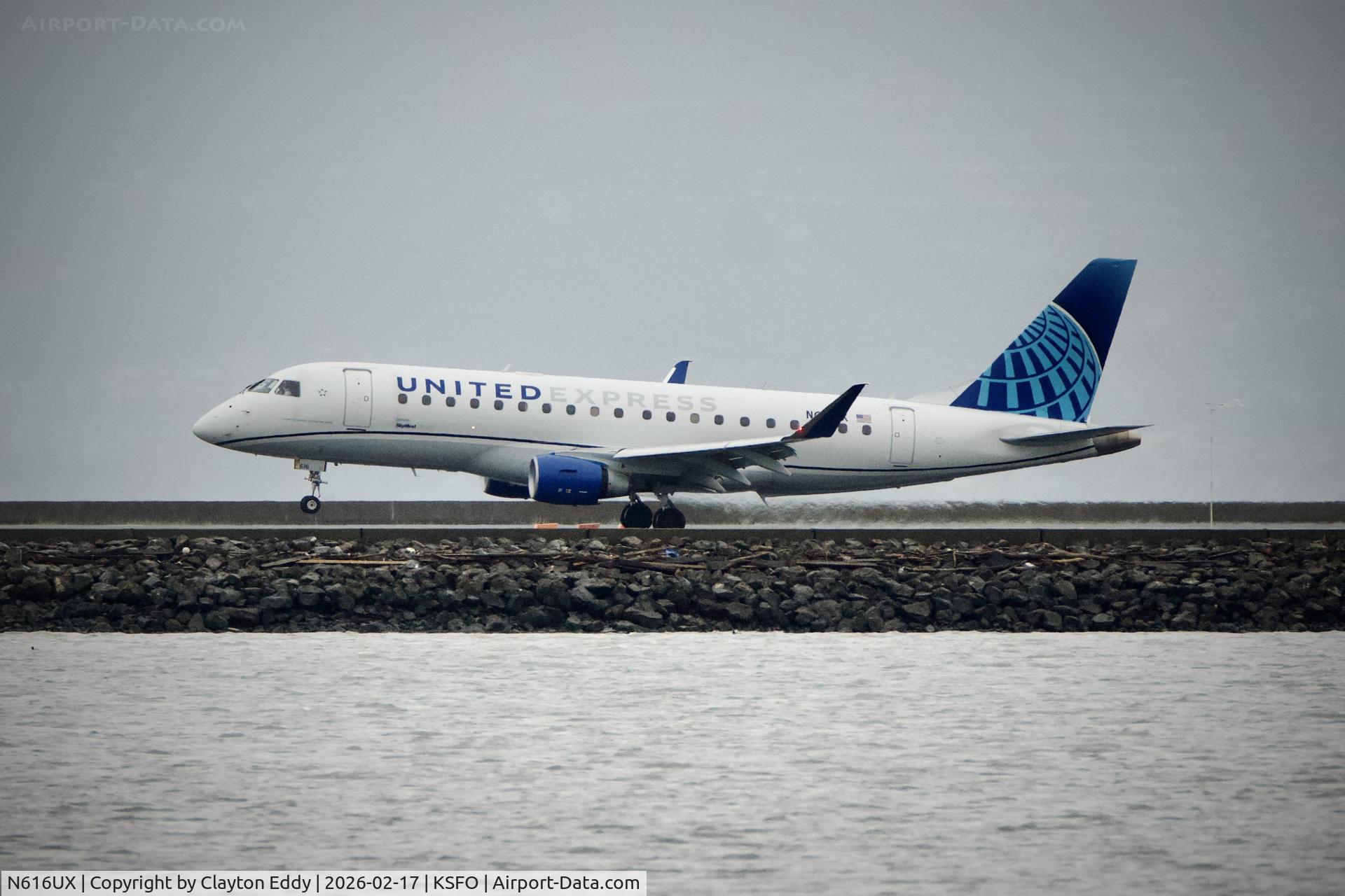 N616UX, 2019 Embraer 175LR (ERJ-170-200LR) C/N 17000817, SFO 2026