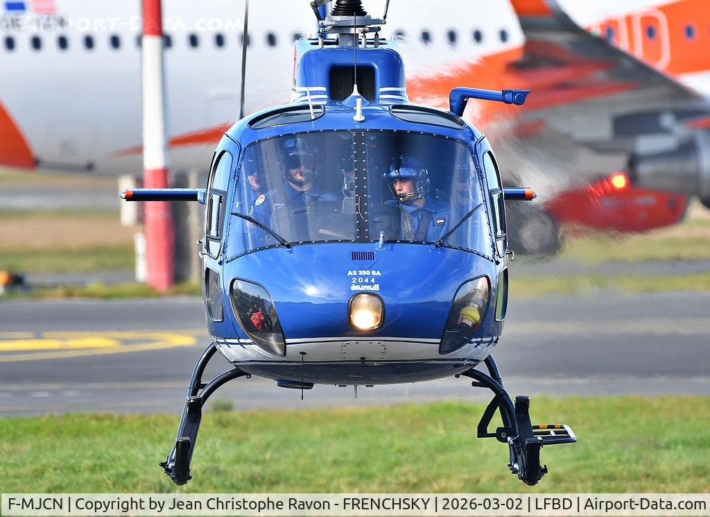 F-MJCN, Aerospatiale AS-350B Ecureuil C/N 2044, France Gendarmerie