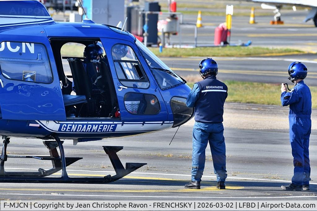 F-MJCN, Aerospatiale AS-350B Ecureuil C/N 2044, France Gendarmerie