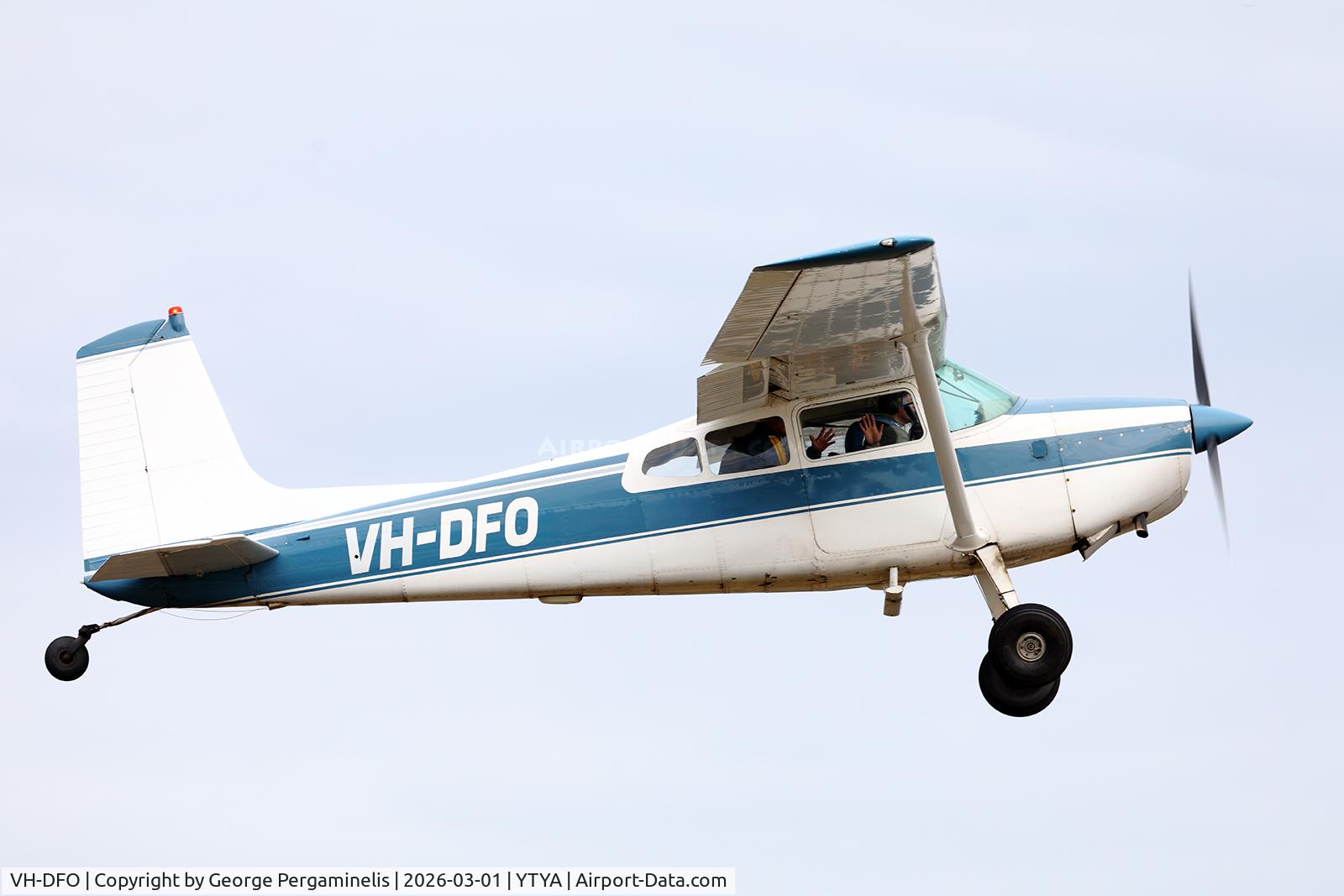 VH-DFO, 1964 Cessna 180G C/N 18051427, Parachutists taking off to open the 2026 Tyabb airshow.