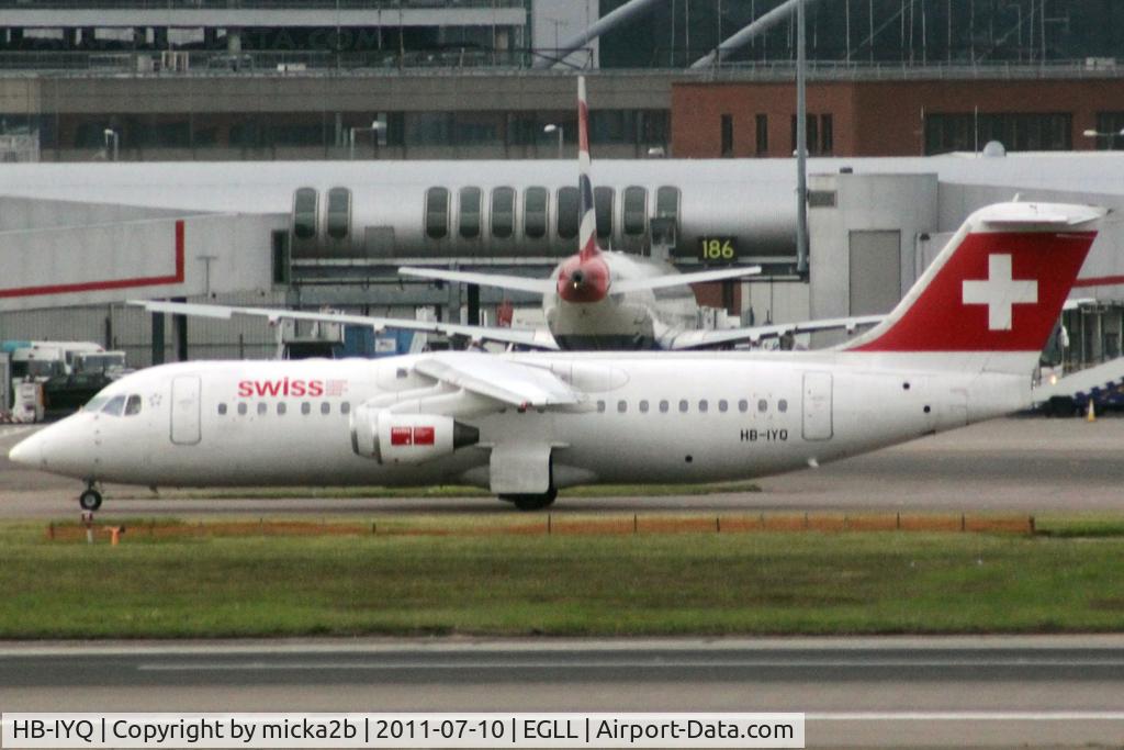 HB-IYQ, 2001 British Aerospace Avro 146-RJ100 C/N E3384, Taxiing