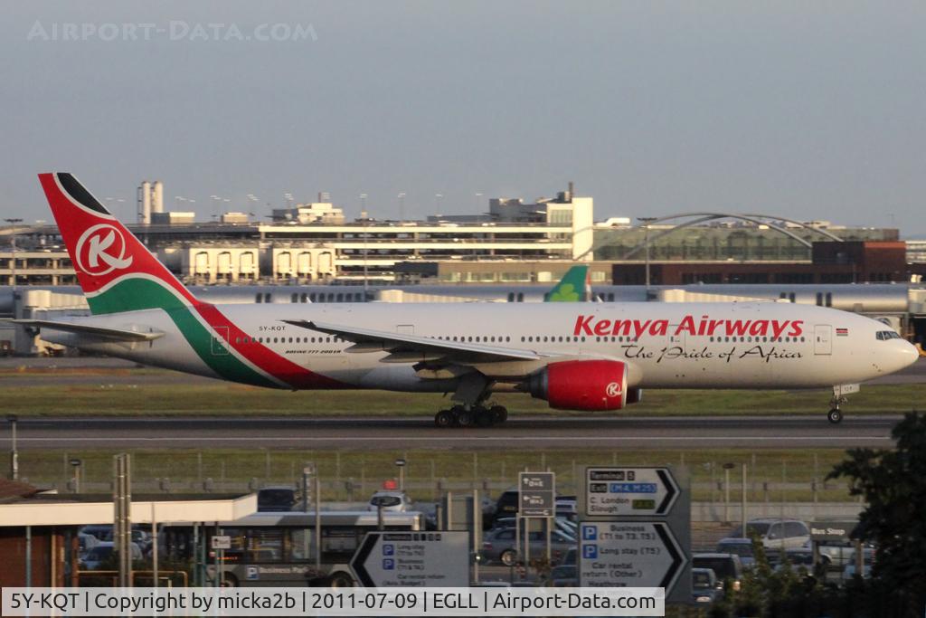 5Y-KQT, 2005 Boeing 777-2U8/ER C/N 33682, Taxiing