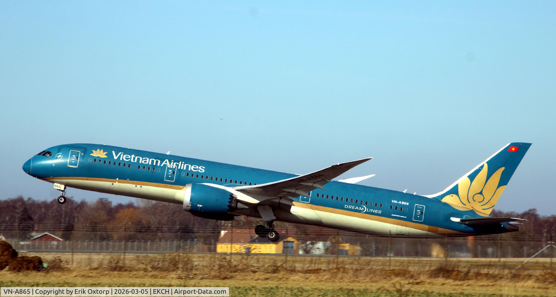 VN-A865, 2015 Boeing 787-9 Dreamliner Dreamliner C/N 38761, VN-A865 takeoff rw 22R