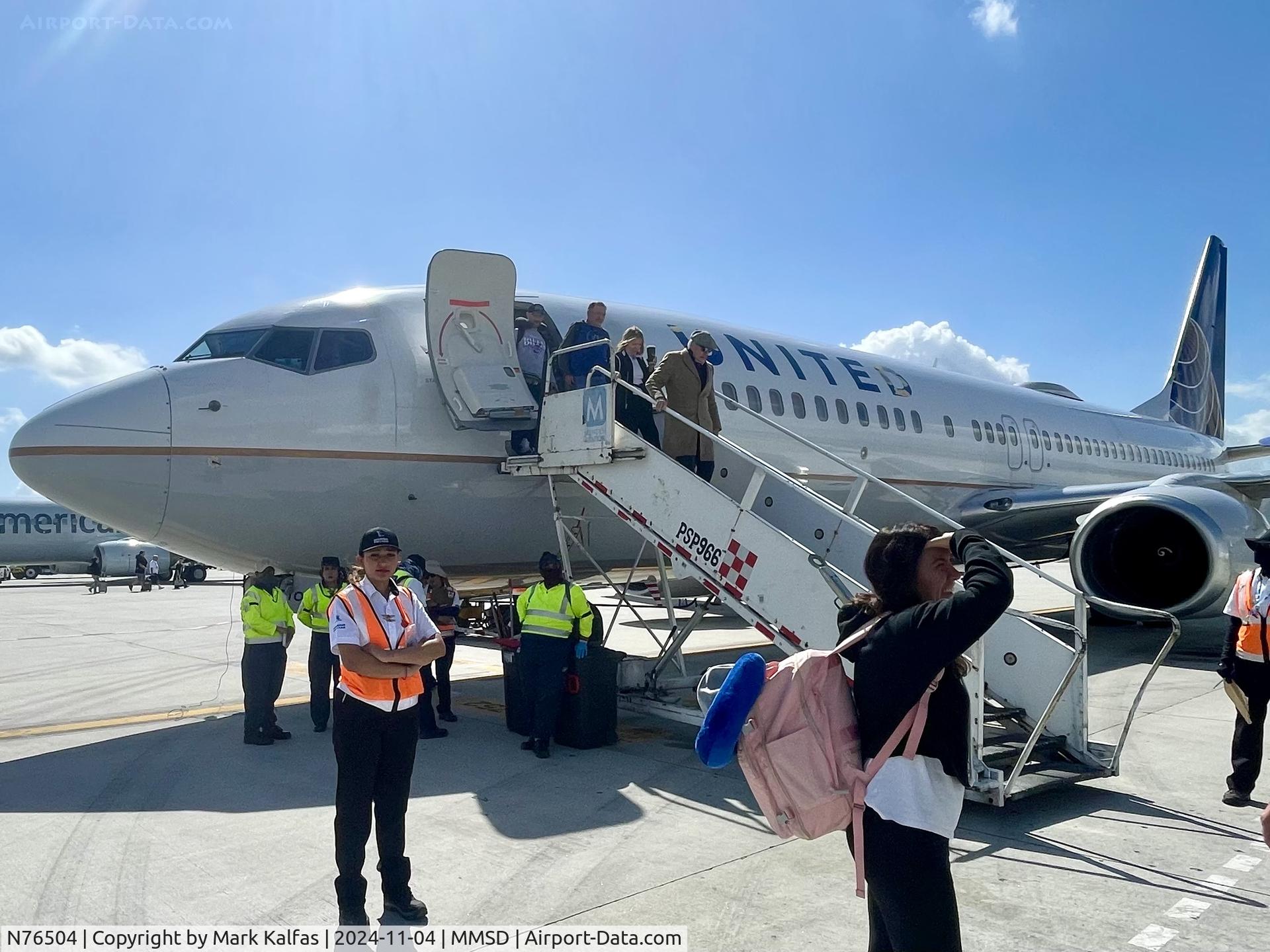 N76504, 2006 Boeing 737-824 C/N 31604, B738 United 737-824 N76504 UA1879 ORD-SJD arriving SJD