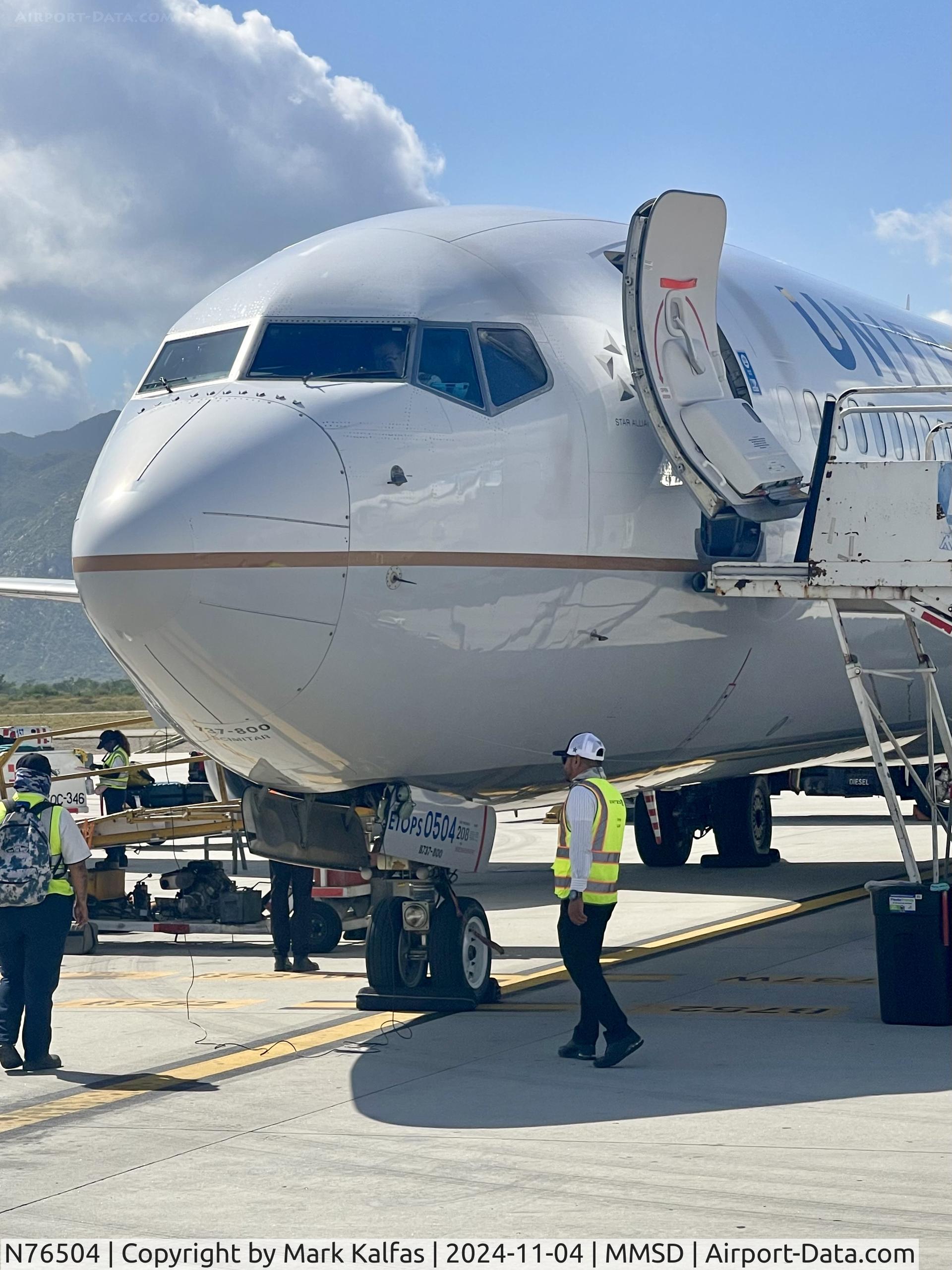 N76504, 2006 Boeing 737-824 C/N 31604, B738 United 737-824 N76504 UA1879 ORD-SJD arriving SJD