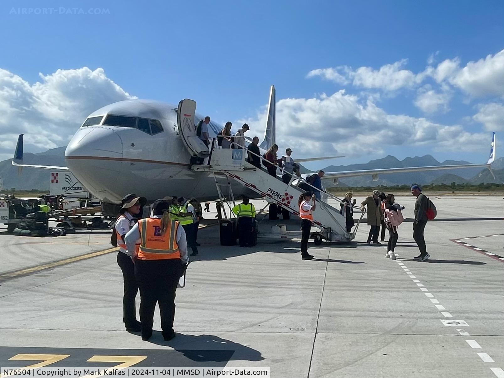 N76504, 2006 Boeing 737-824 C/N 31604, B738 United 737-824 N76504 UA1879 ORD-SJD arriving stand 22 SJD