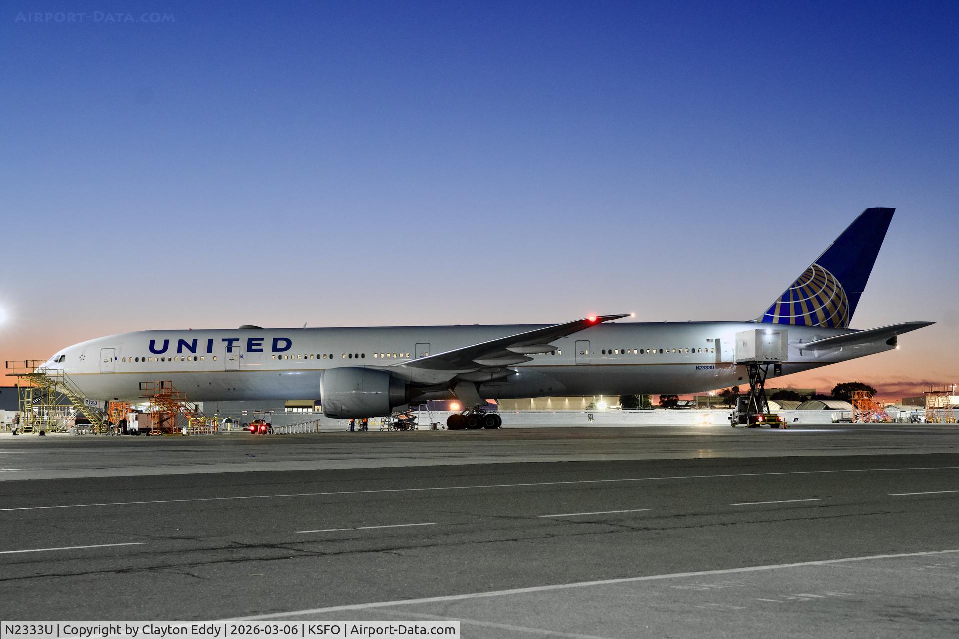 N2333U, 2016 Boeing 777-300/ER C/N 62644, SFO 2026