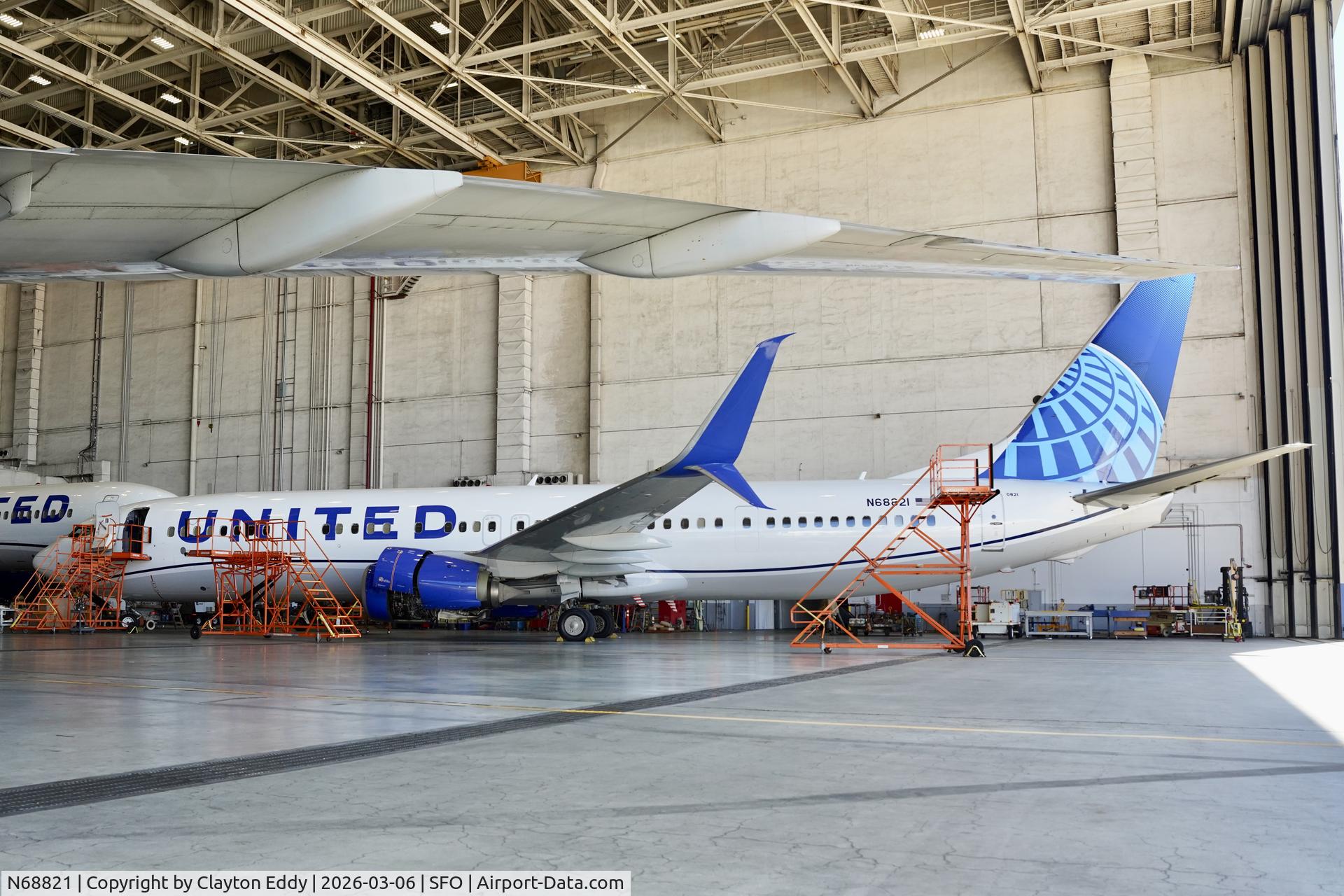 N68821, 2014 Boeing 737-924/ER C/N 43535, SFO 2026