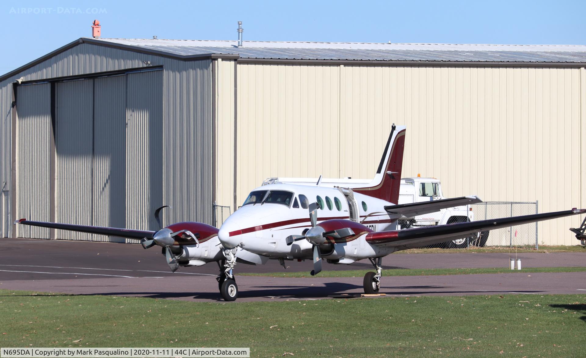 N695DA, 1978 Beech C90 C/N LJ-758, Beech C90