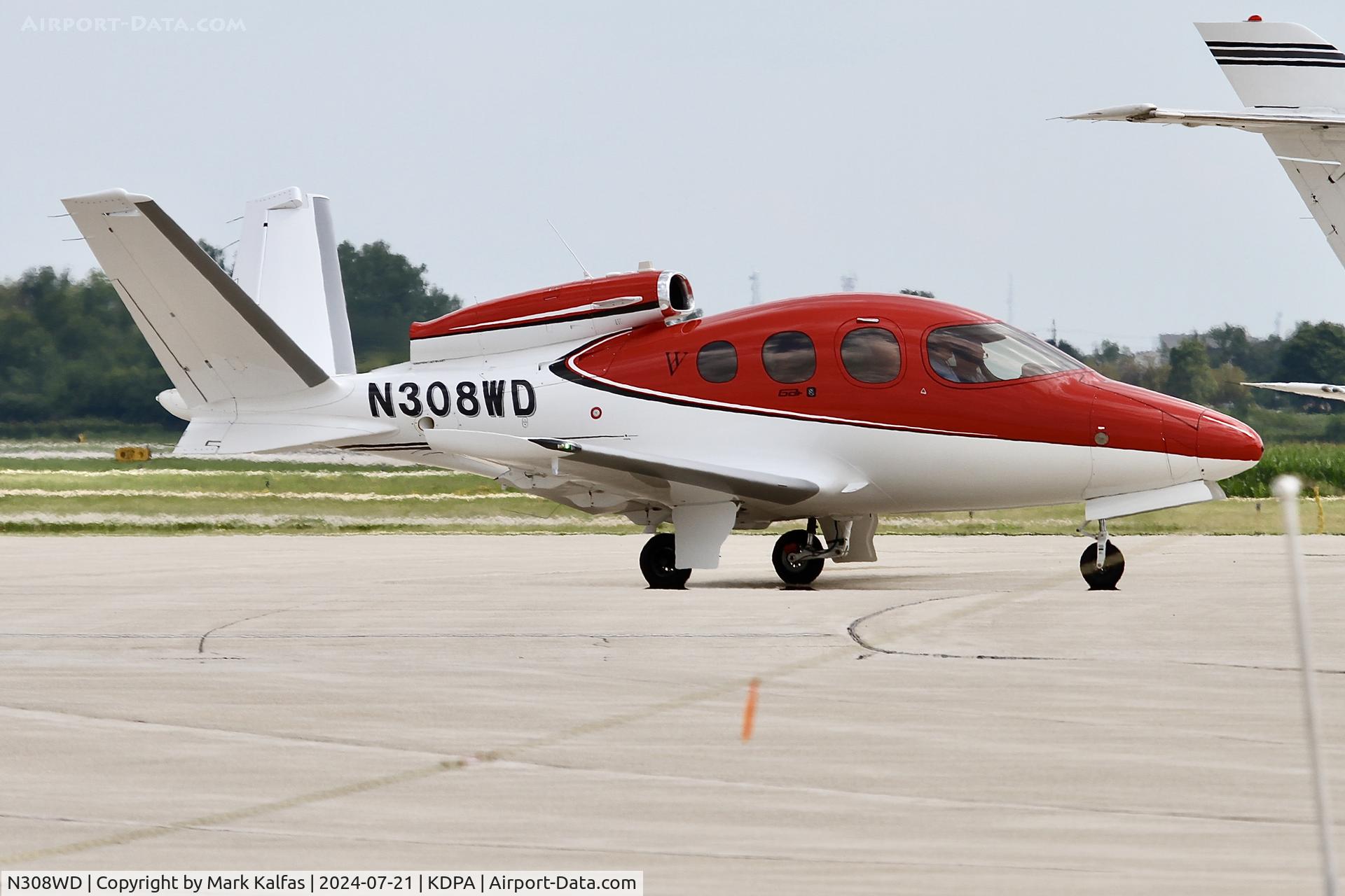 N308WD, 2023 CIRRUS DESIGN CORP SF50 C/N 0474, SF50 W DIAMONG AVIATION LLC CIRRUS DESIGN CORP SF50 N308WD arriving at KDPA