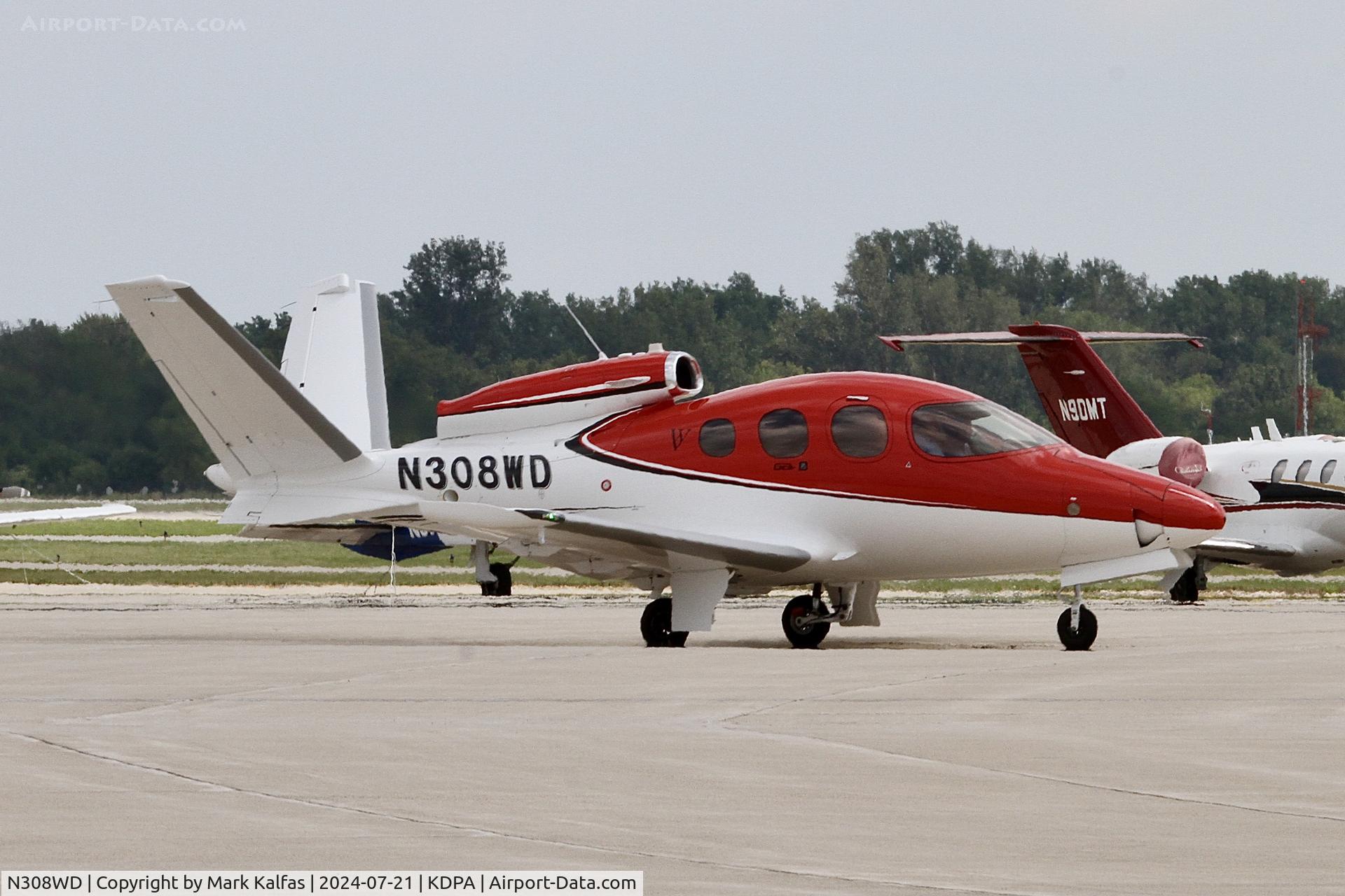 N308WD, 2023 CIRRUS DESIGN CORP SF50 C/N 0474, SF50 W DIAMONG AVIATION LLC CIRRUS DESIGN CORP SF50 N308WD arriving at KDPA