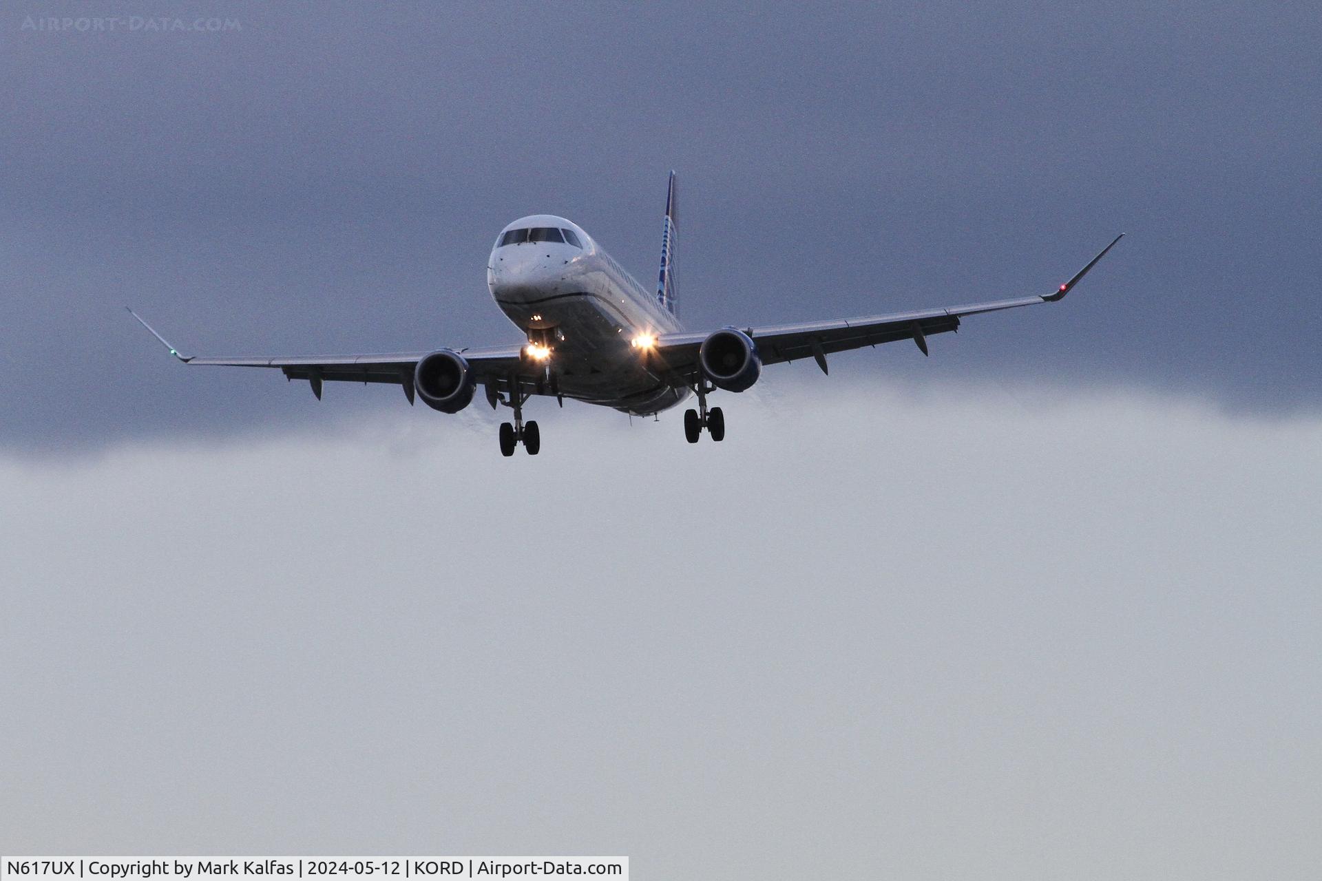 N617UX, 2019 Embraer 175LR (ERJ-170-200LR) C/N 17000819, E75L SkyWest / United Airlines Embraer 175LR (ERJ-170-200LR) N617UX arriving 28R KORD