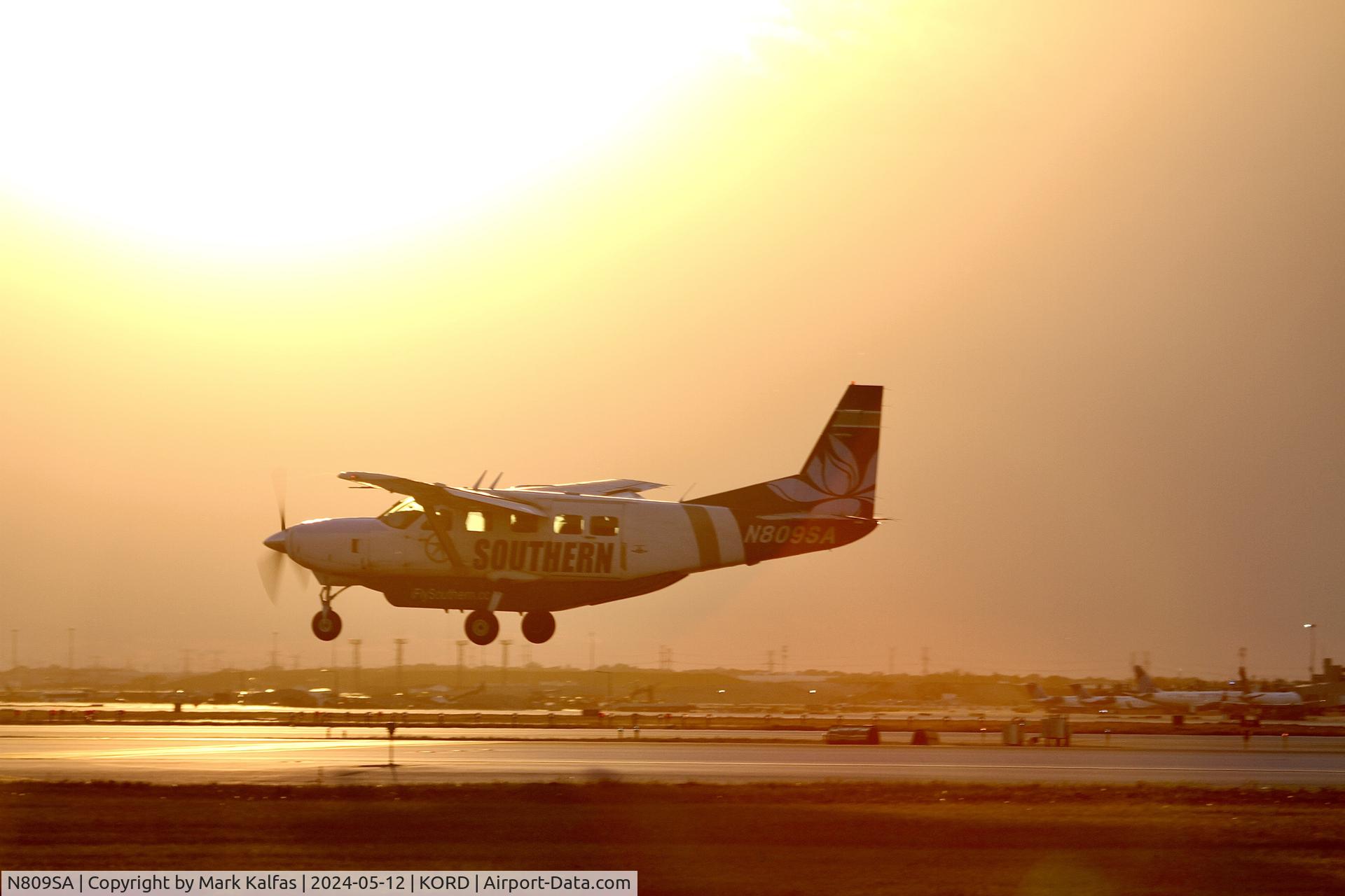 N809SA, 1986 Cessna 208B C/N 20800081, C208 Southern Airways Express Cessna 208B N809SA departing 22L KORD