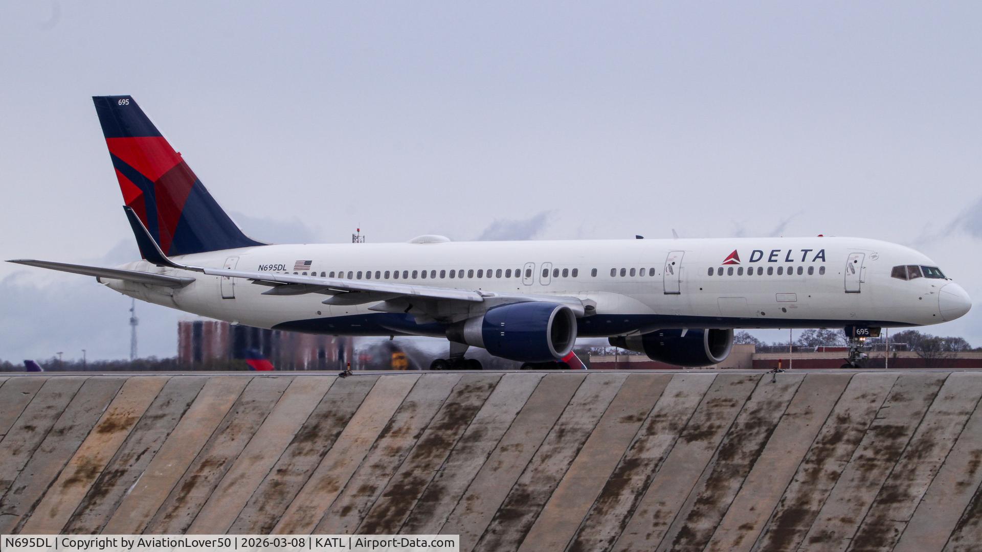 N695DL, 1998 Boeing 757-232 C/N 29727, Delta 752