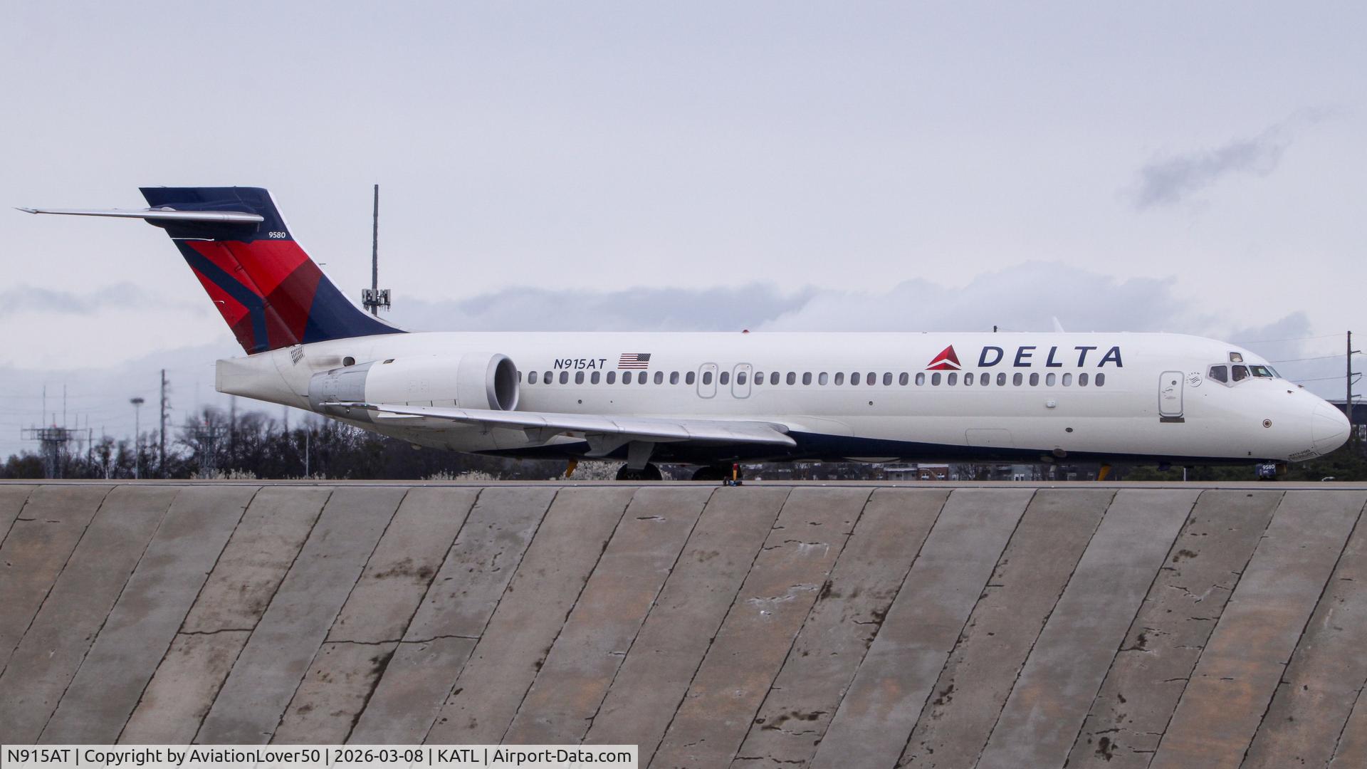 N915AT, 2001 Boeing 717-200 C/N 55085, Delta 717
