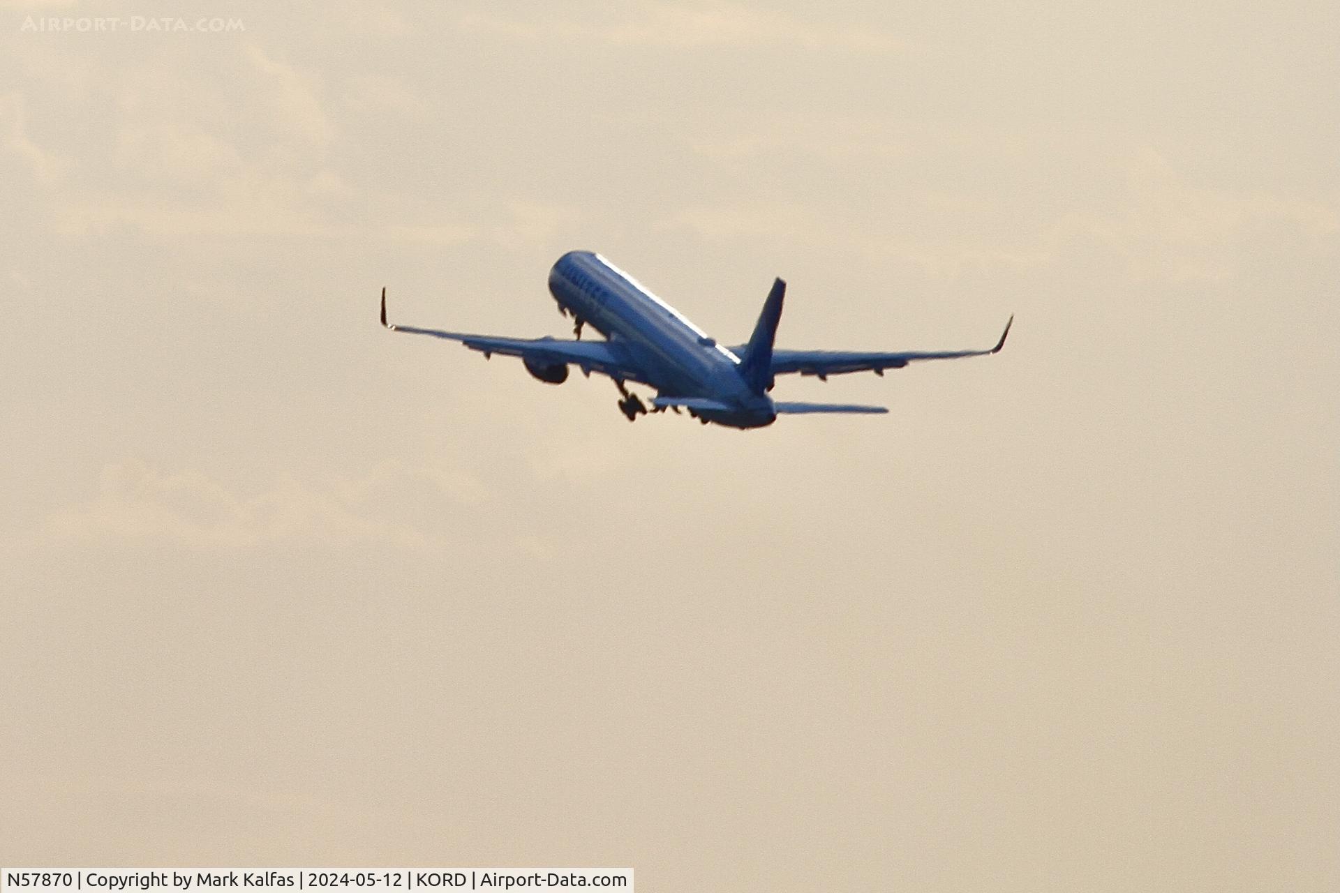 N57870, 2003 Boeing 757-33N C/N 33525, B753 United Airlines Boeing 757-33N N57870 departing 29R KORD