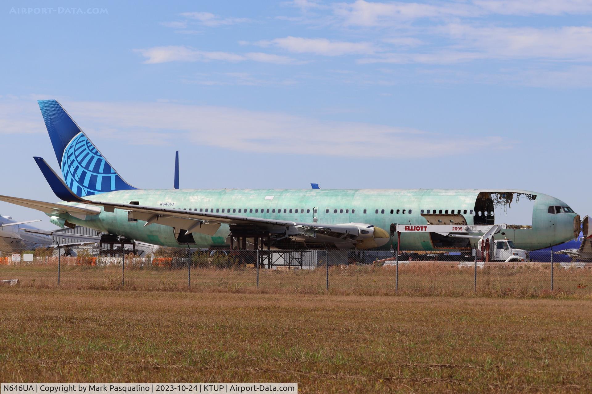 N646UA, 1992 Boeing 767-322/ER C/N 25283, Boeing 767-322