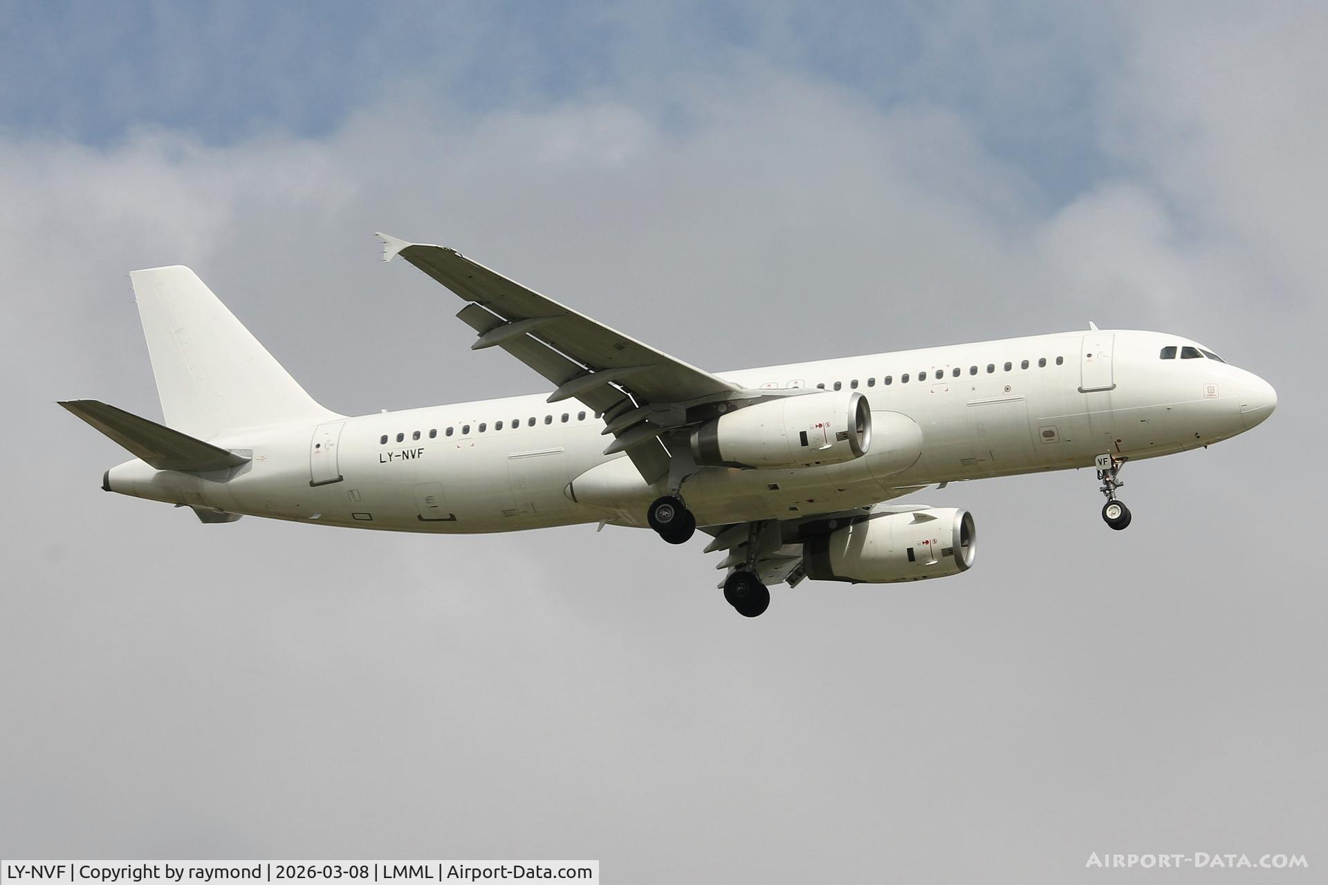 LY-NVF, 2009 Airbus A320-232 C/N 4094, Avion Express Airbus A320-232 reg LY-NVF landing in Malta RW13, flying for Tunisair Express flight from Tunis.