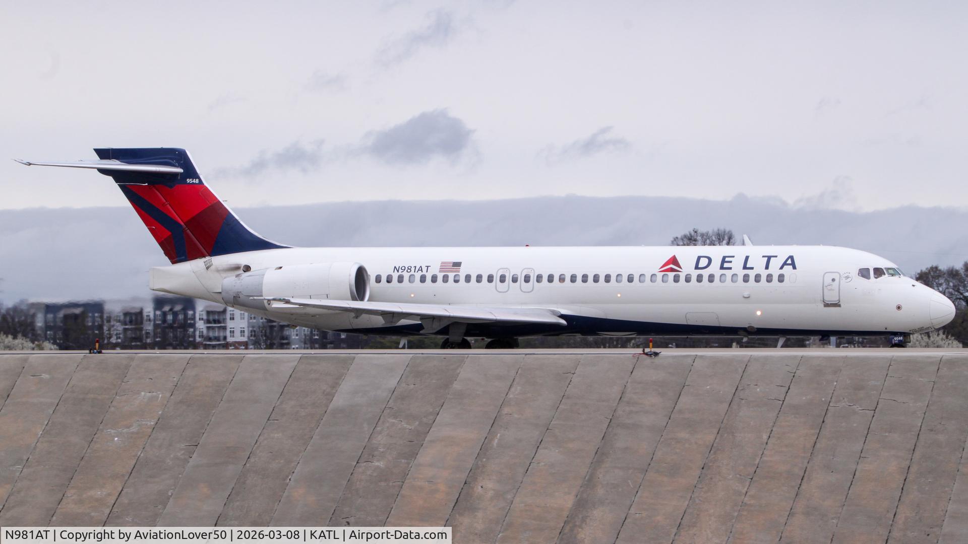 N981AT, 2002 Boeing 717-200 C/N 55040, Delta 717