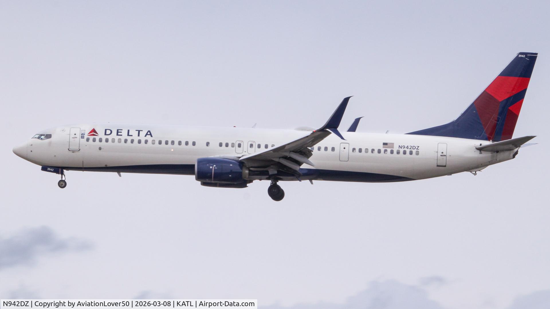N942DZ, 2012 Boeing 737-9GP(ER) C/N 38684, Delta 739