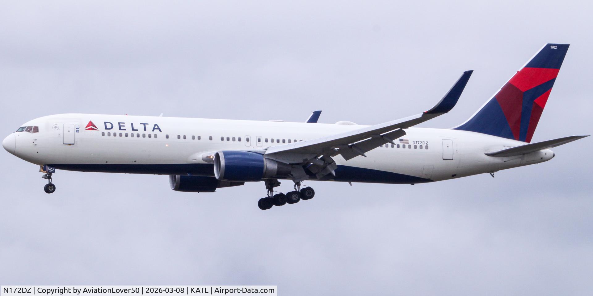 N172DZ, 1998 Boeing 767-332 C/N 29691, Delta 763