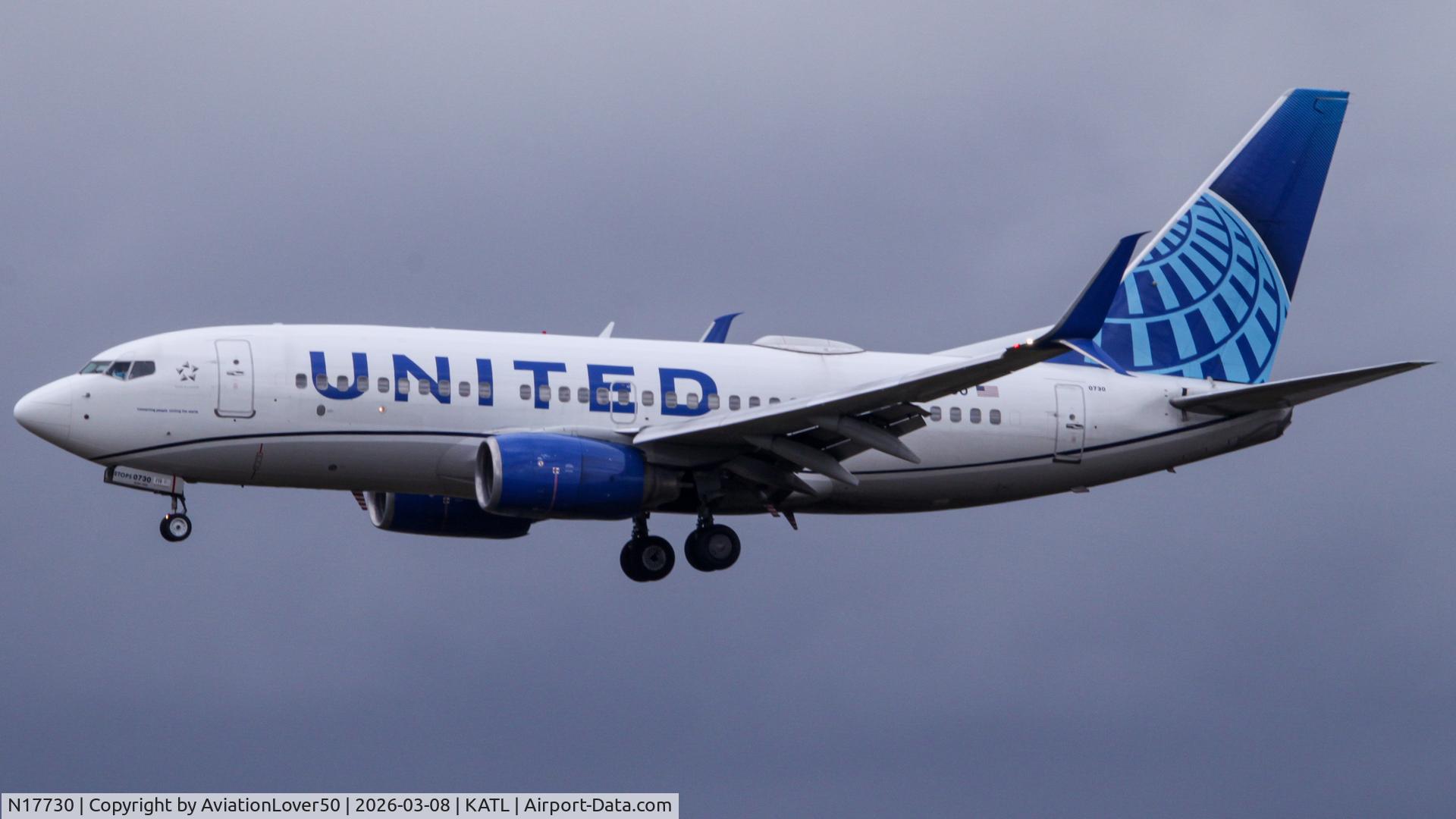 N17730, 1999 Boeing 737-724 C/N 28798, United 737