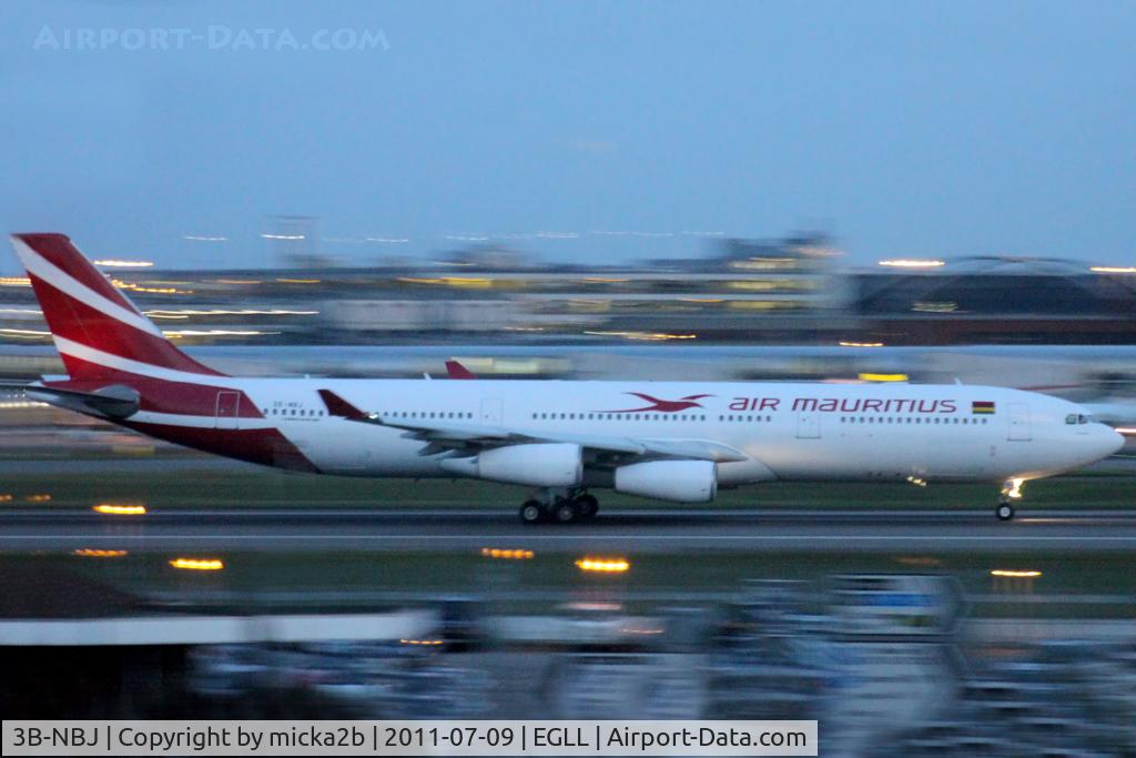 3B-NBJ, 2006 Airbus A340-313E C/N 800, Take off