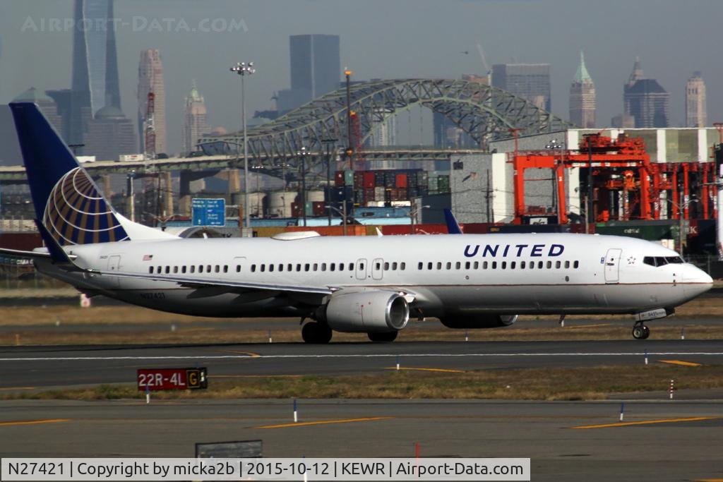 N27421, 2008 Boeing 737-924/ER C/N 37094, Taxiing