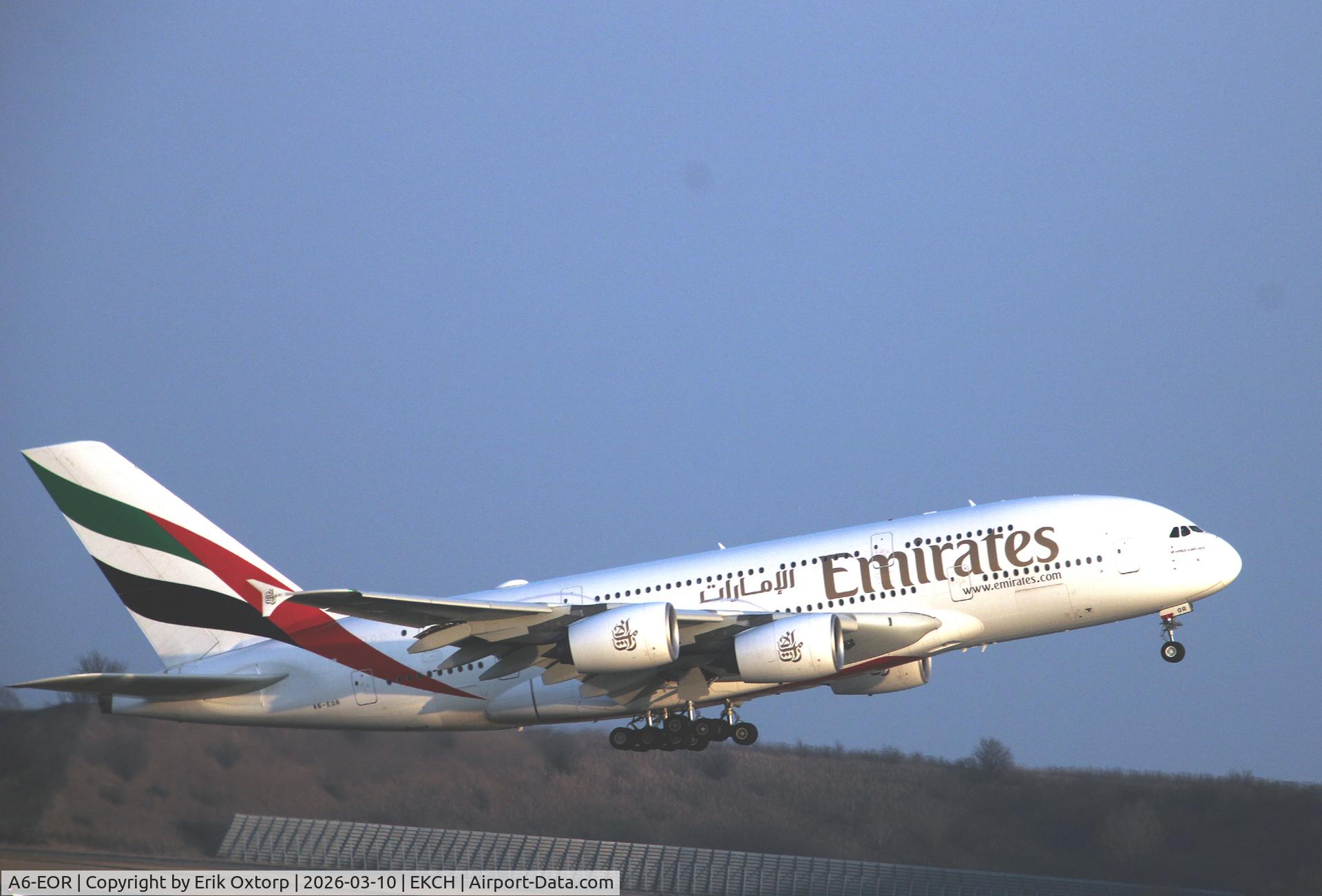 A6-EOR, 2015 Airbus A380-861 C/N 202, A6-EOR taking off rw 22L