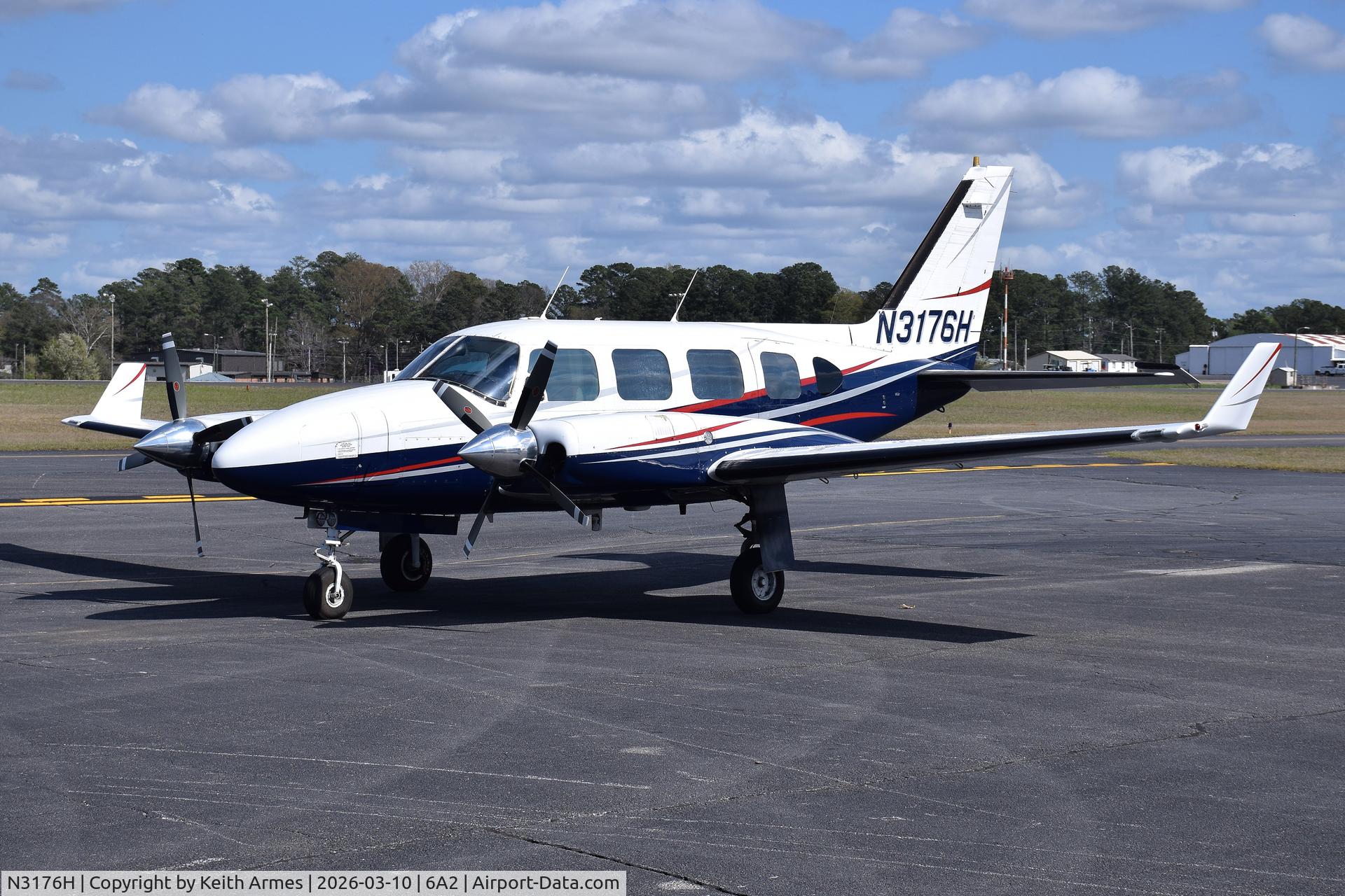 N3176H, Bell 412 C/N 33088, At Griffin-Spalding Airport, Georgia, USA