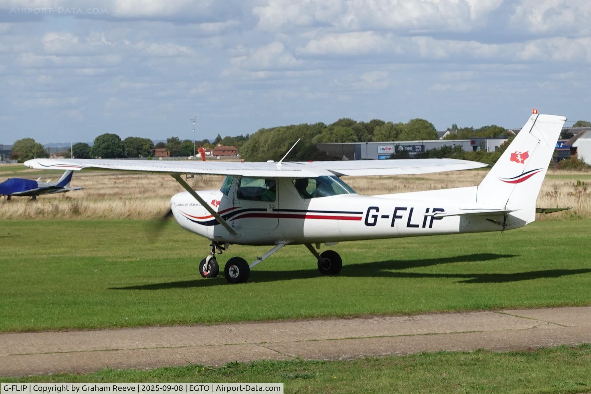 G-FLIP, 1981 Reims Cessna FA152 C/N 0375, Departing from Rochester.