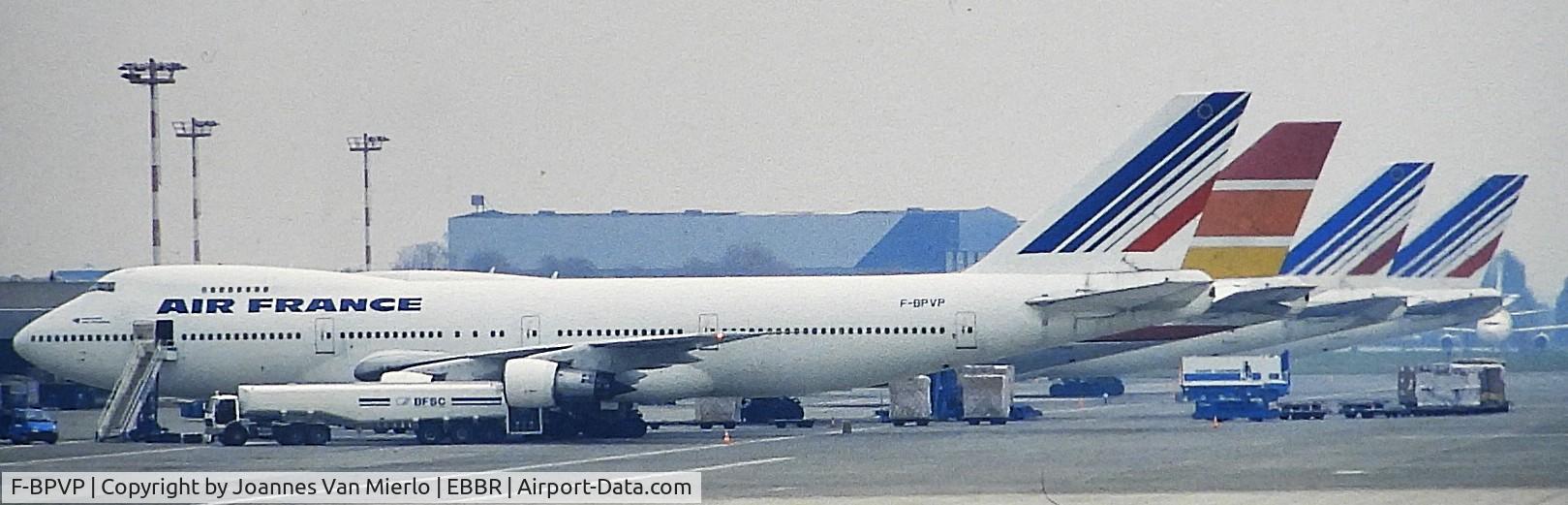 F-BPVP, Boeing 747-128 C/N 20954/RA 265, ex-slide