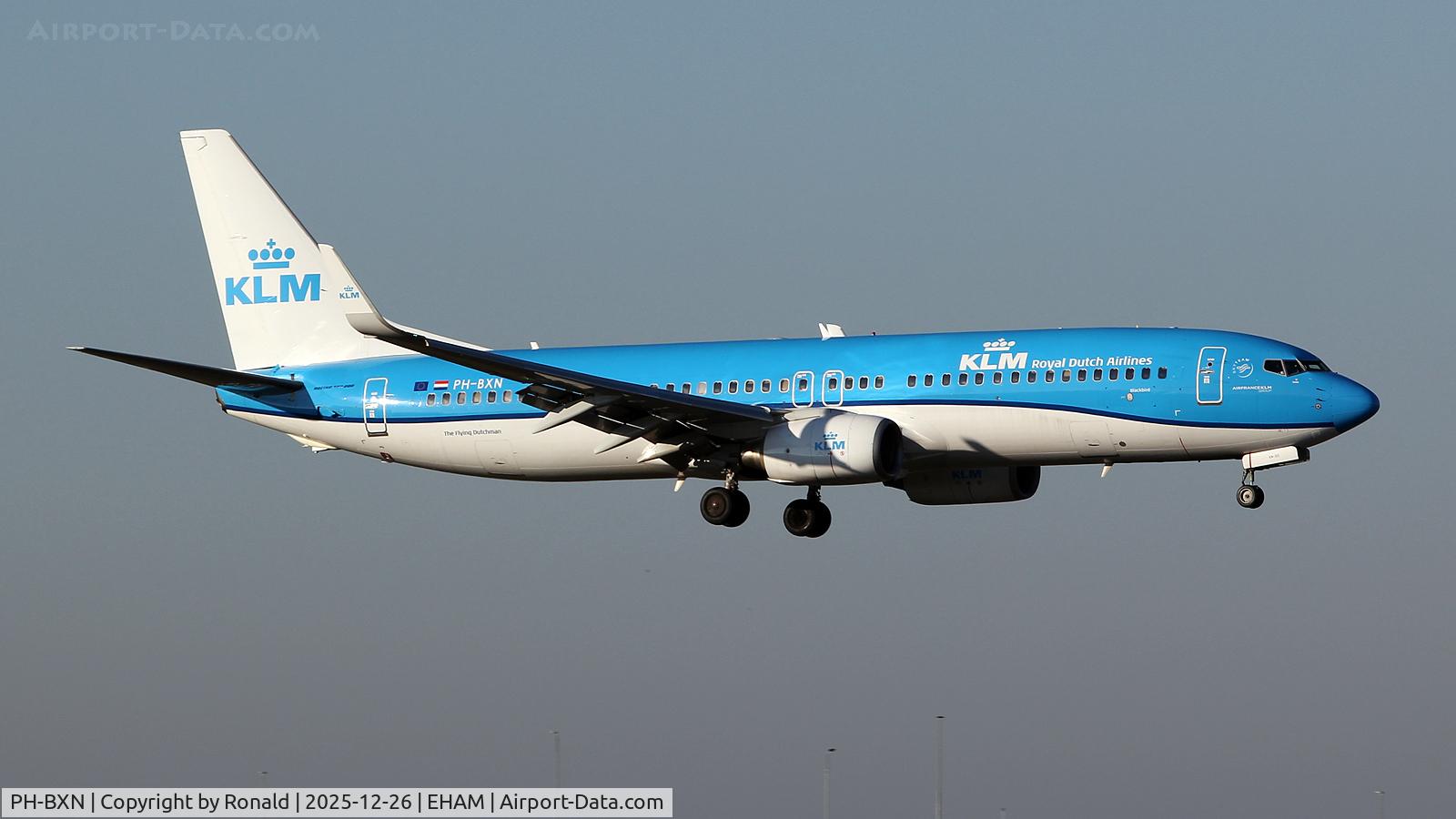 PH-BXN, 2000 Boeing 737-8K2 C/N 30356, at eham