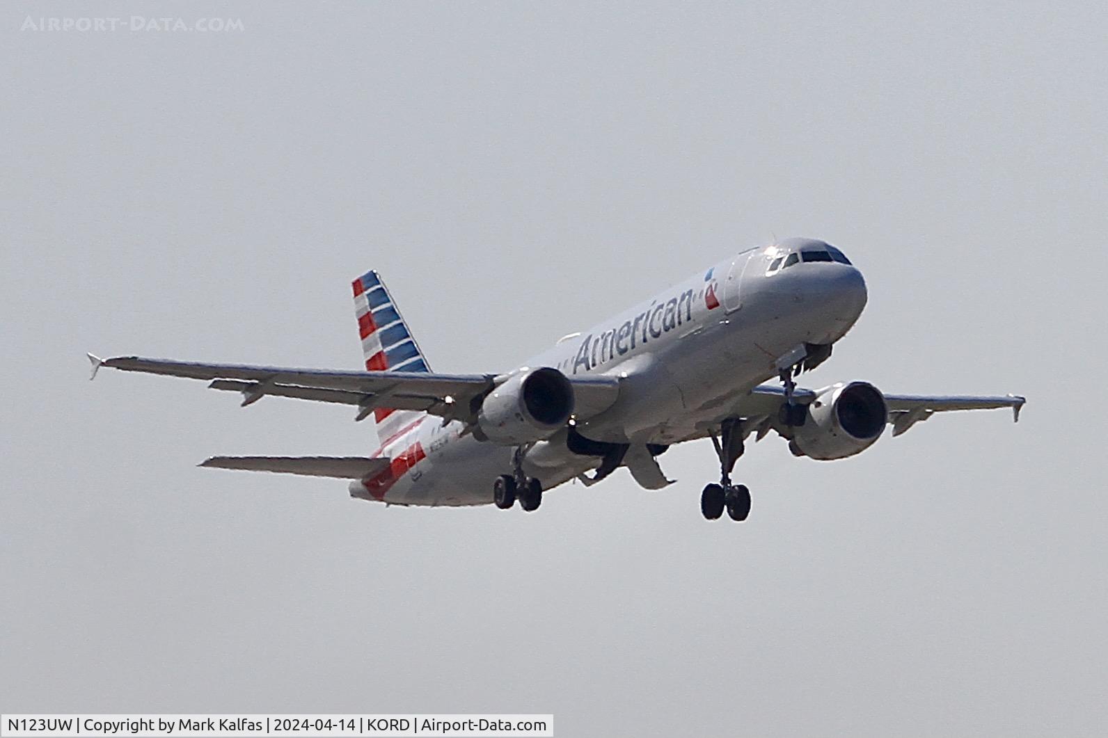 N123UW, 2000 Airbus A320-214 C/N 1310, A320 American Airlines  Airbus A320-214 N123UW AAL489 ORD-DCA departing 28C KORD