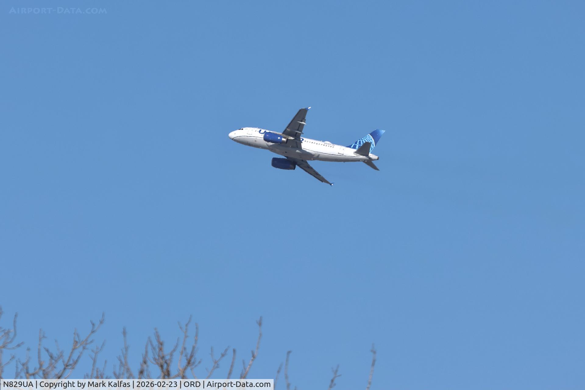 N829UA, 2000 Airbus A319-131 C/N 1211, A319 United Airbus A319-131 N829UA departing ORD