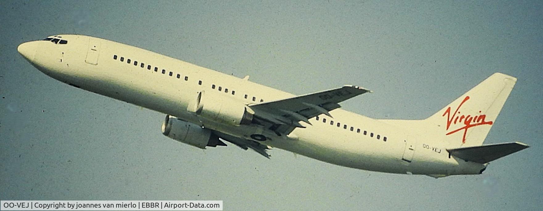 OO-VEJ, 1989 Boeing 737-405 C/N 24271, ex-slide