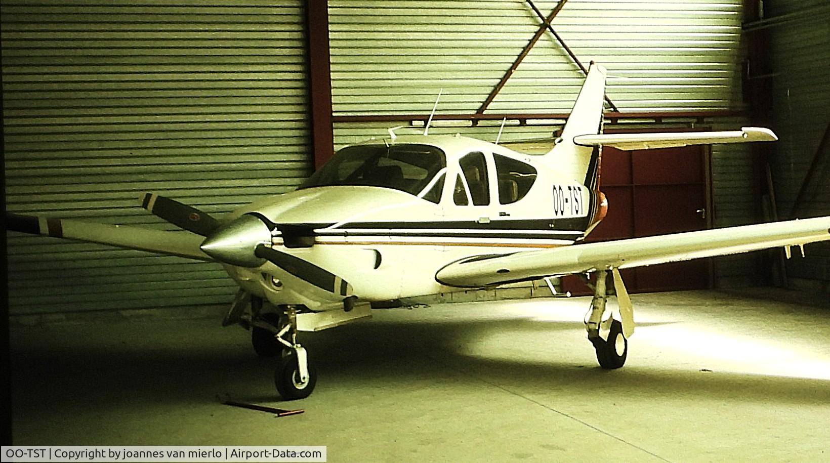 OO-TST, 1978 Rockwell Commander 114 C/N 14409, ex-slide