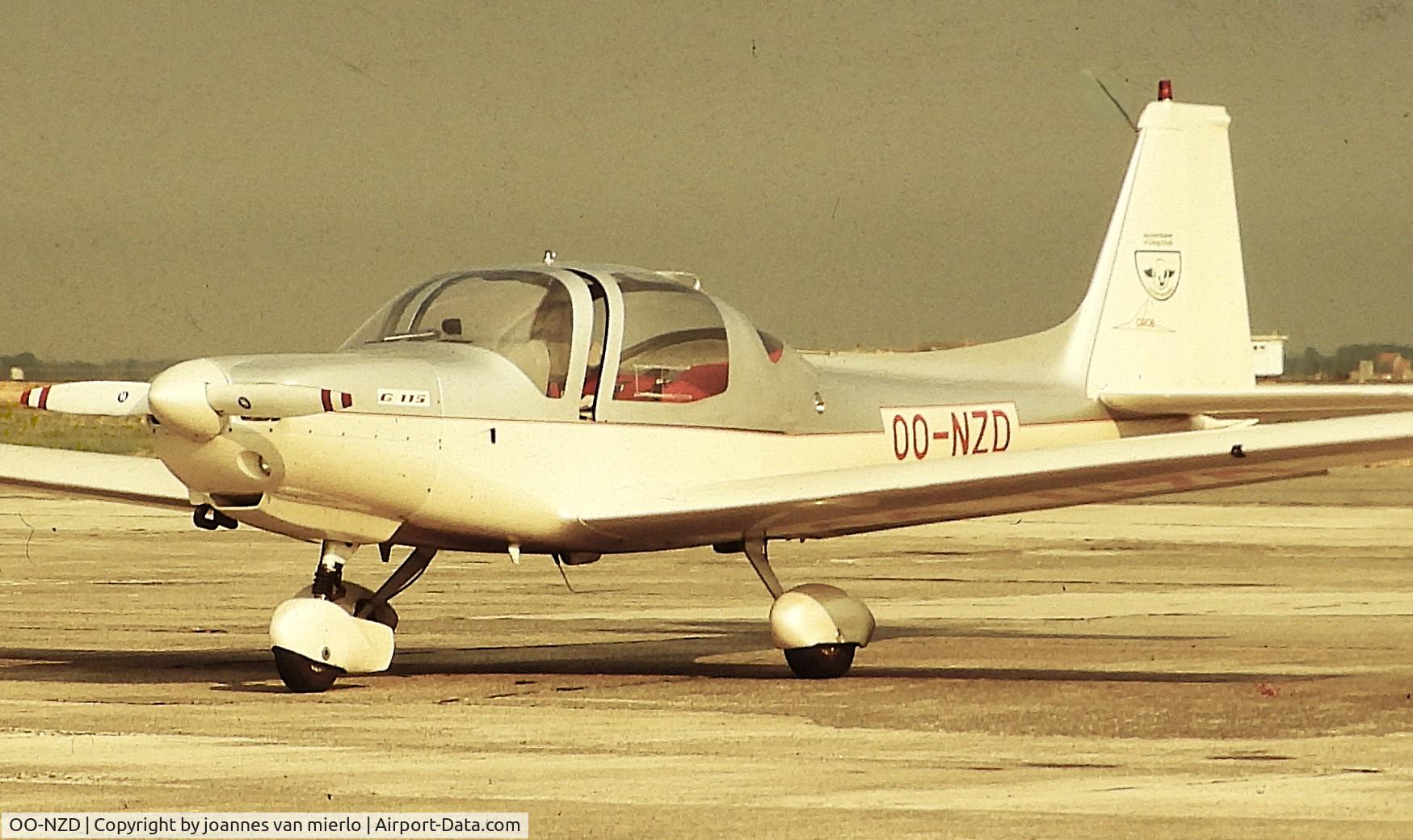 OO-NZD, 1988 Grob G-115 C/N 8068, ex-slide