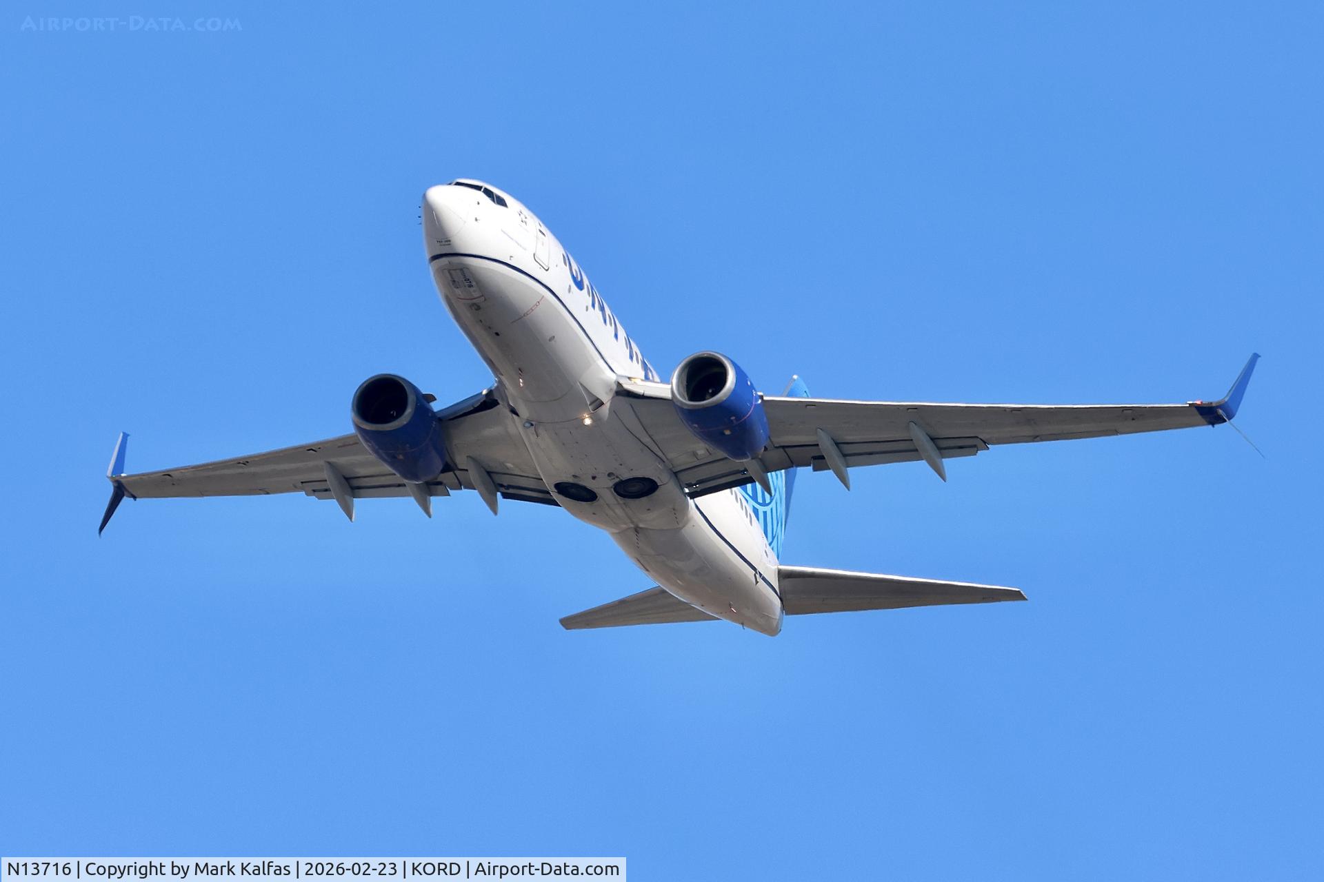 N13716, 1998 Boeing 737-724 C/N 28787, B737 United Airlines Boeing 737-724 N13716 departing 28R KORD