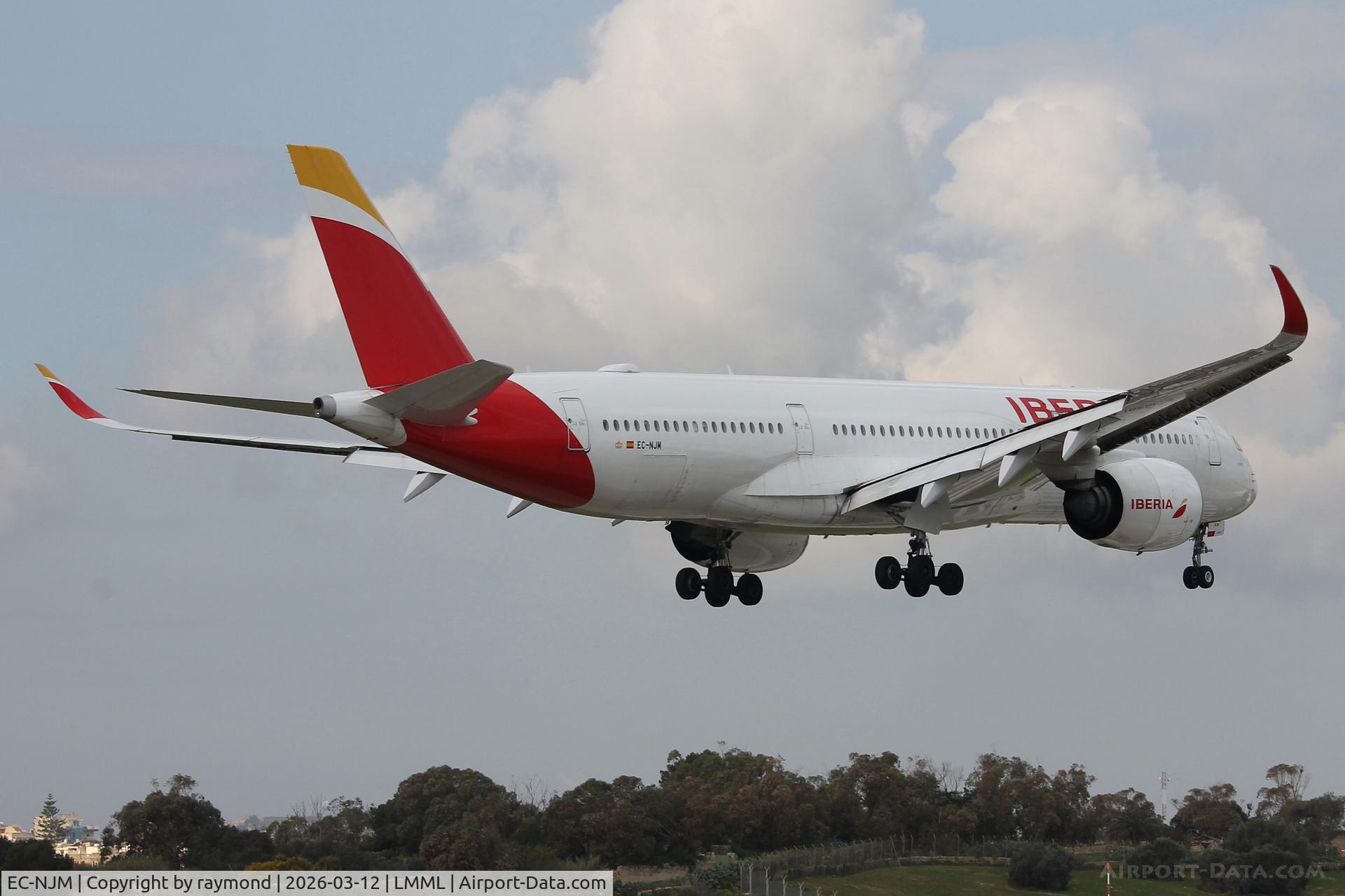 EC-NJM, 2020 Airbus A350-941 C/N 0419, Airbus A350-941 reg EC-NJM of Iberia on final approach for RW31 Malta.