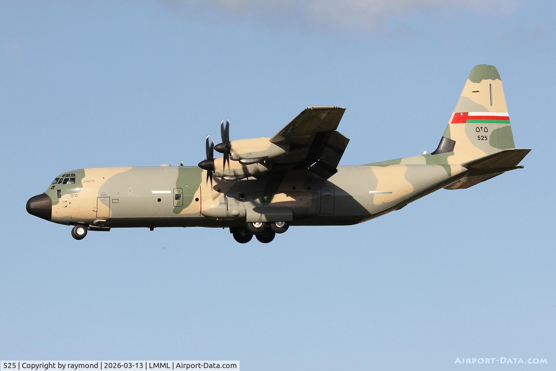525, 2012 Lockheed Martin C-130J-30 Super Hercules C/N 382-5698, Lockheed Martin C-130J-30 Hercules reg 525 of Royal Oman Air Force landing in Malta RW31.