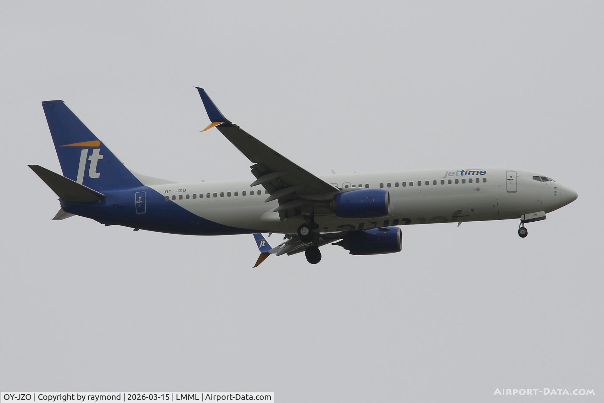 OY-JZO, 2013 Boeing 737-8U3 C/N 38072, Boeing 737-8U3 reg OY-JZO of Jettime on long final approach for RW13.