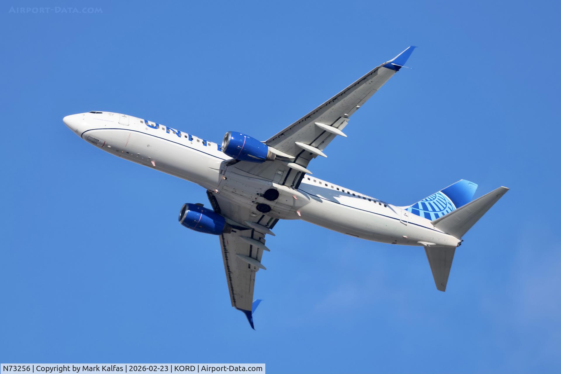 N73256, 2000 Boeing 737-824 C/N 30611, B738 United Boeing 737-824 N73256 departing 28R KORD