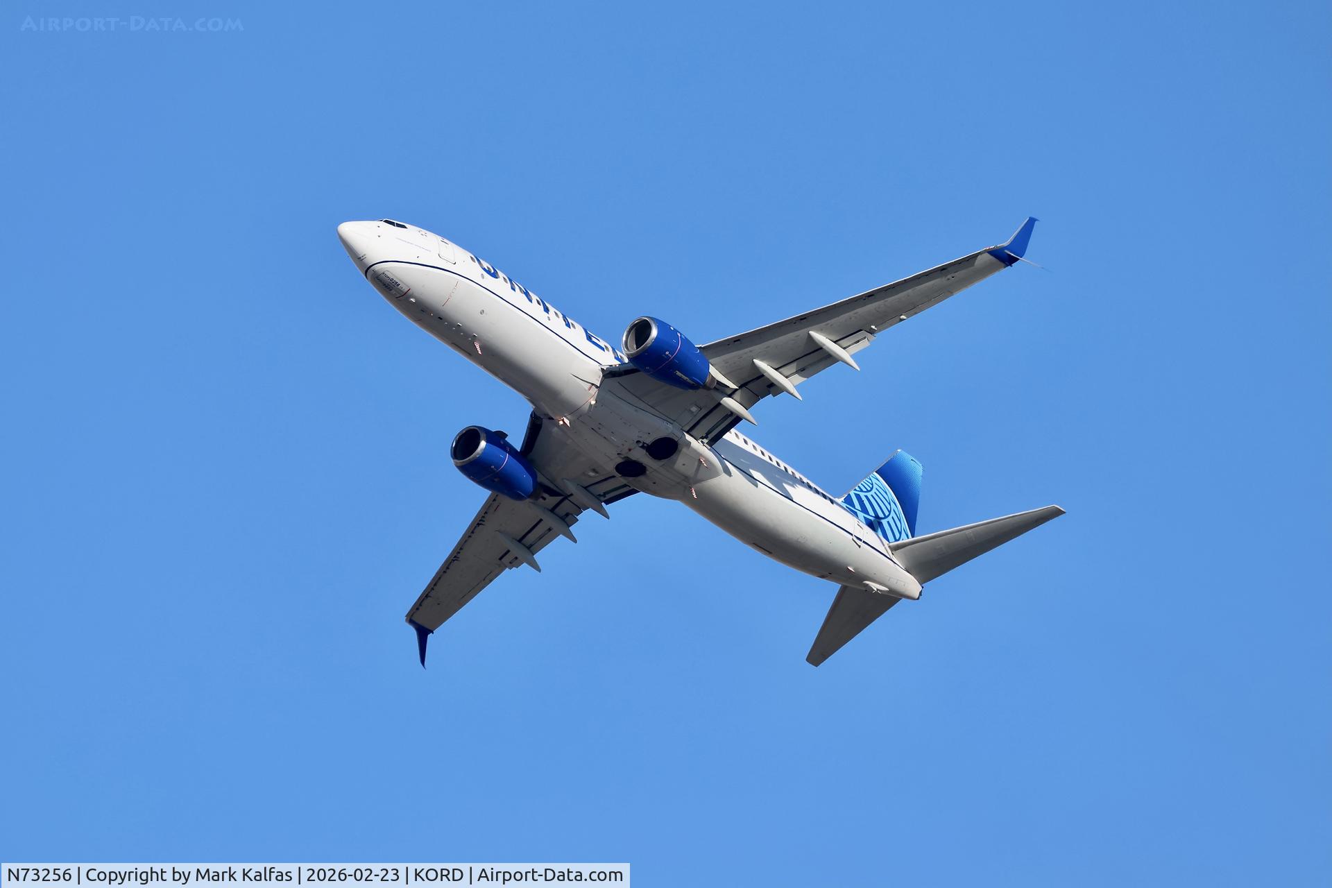 N73256, 2000 Boeing 737-824 C/N 30611, B738 United Boeing 737-824 N73256 departing 28R KORD