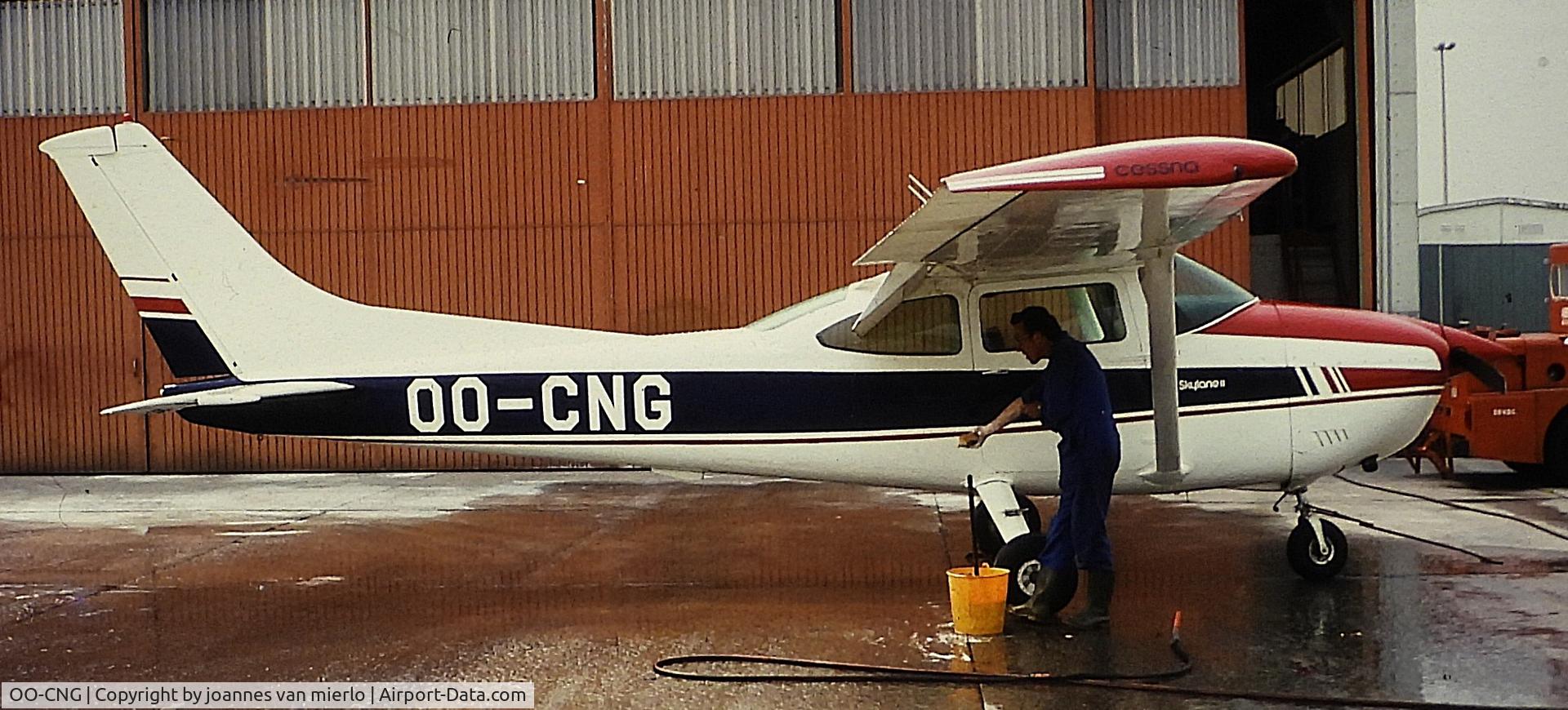 OO-CNG, 1976 Reims Cessna F182P C/N 63835.0007, ex-slide