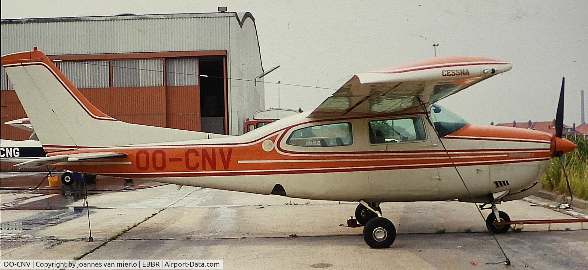OO-CNV, 1980 Cessna 210N Centurion C/N 21063810, ex-slide