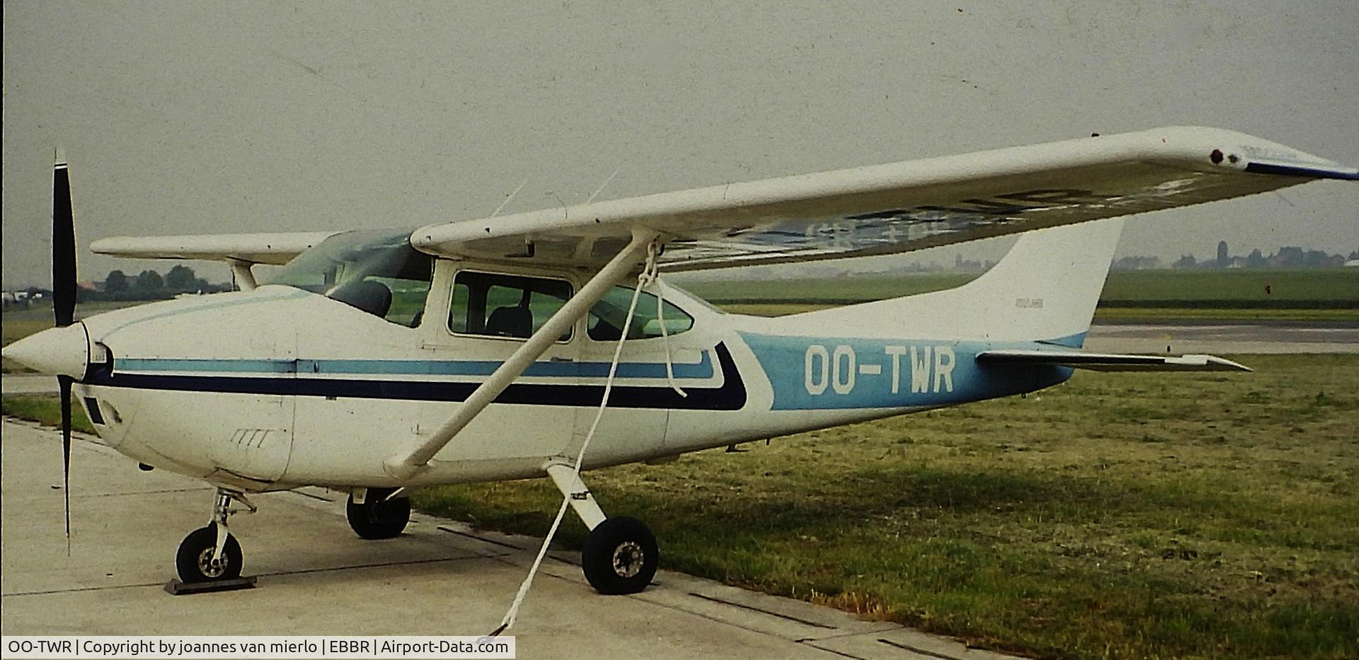 OO-TWR, 1978 Reims Cessna F182Q C/N 0080, ex-slide