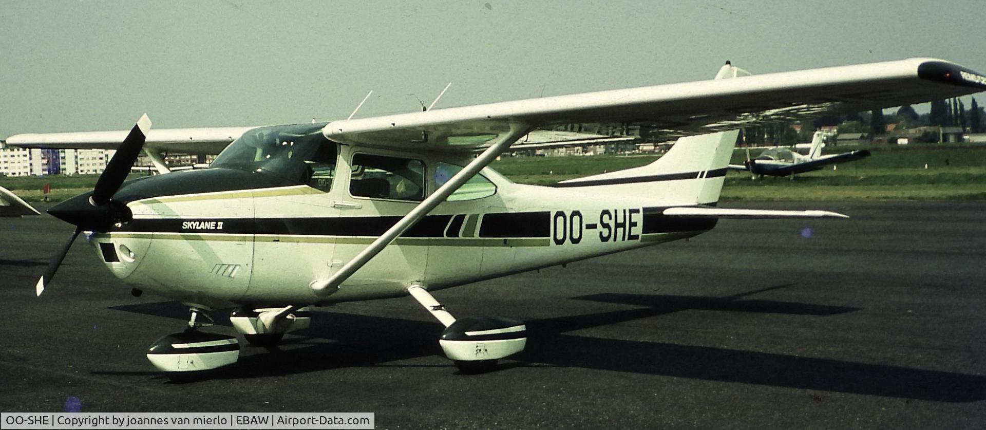 OO-SHE, 1978 Reims F182Q C/N 0098, ex-slide